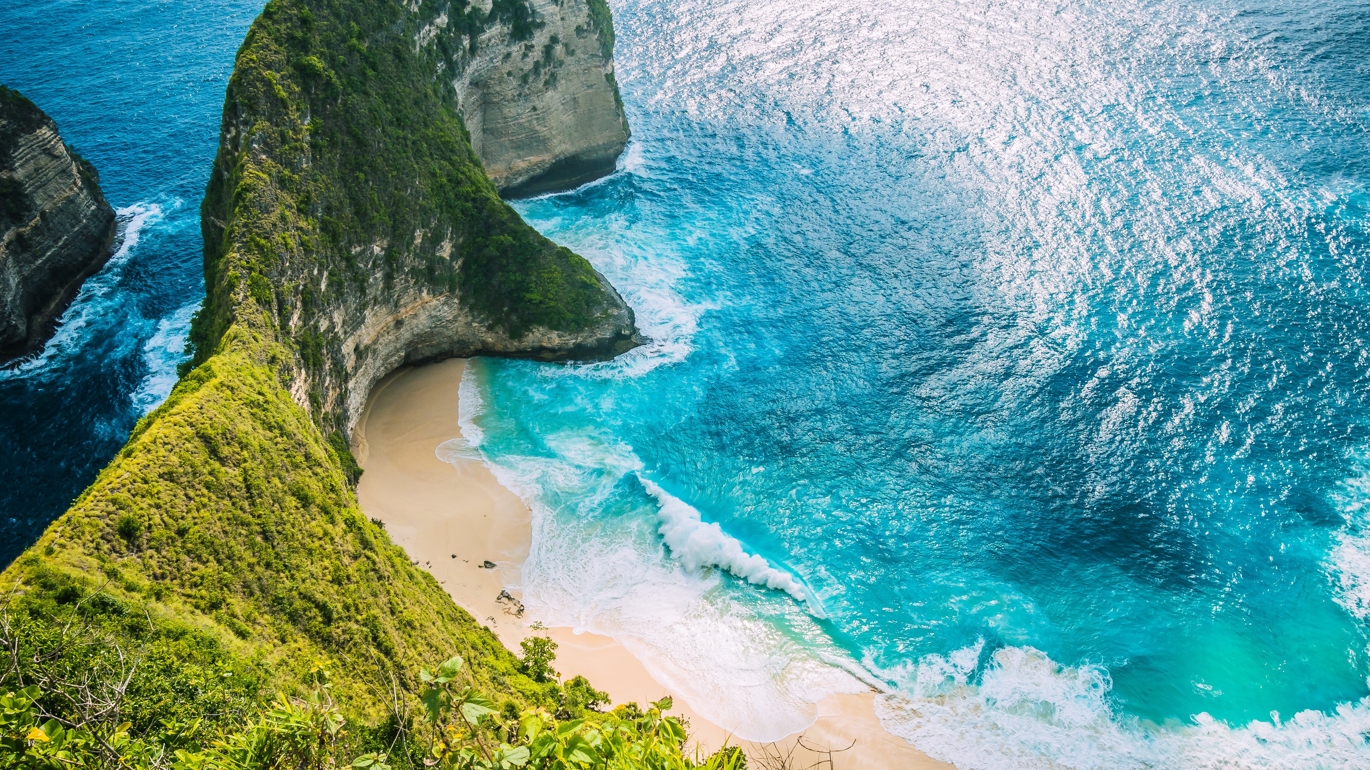 Kelingking Beach on Nusa Penida Island, Bali, Indonesia