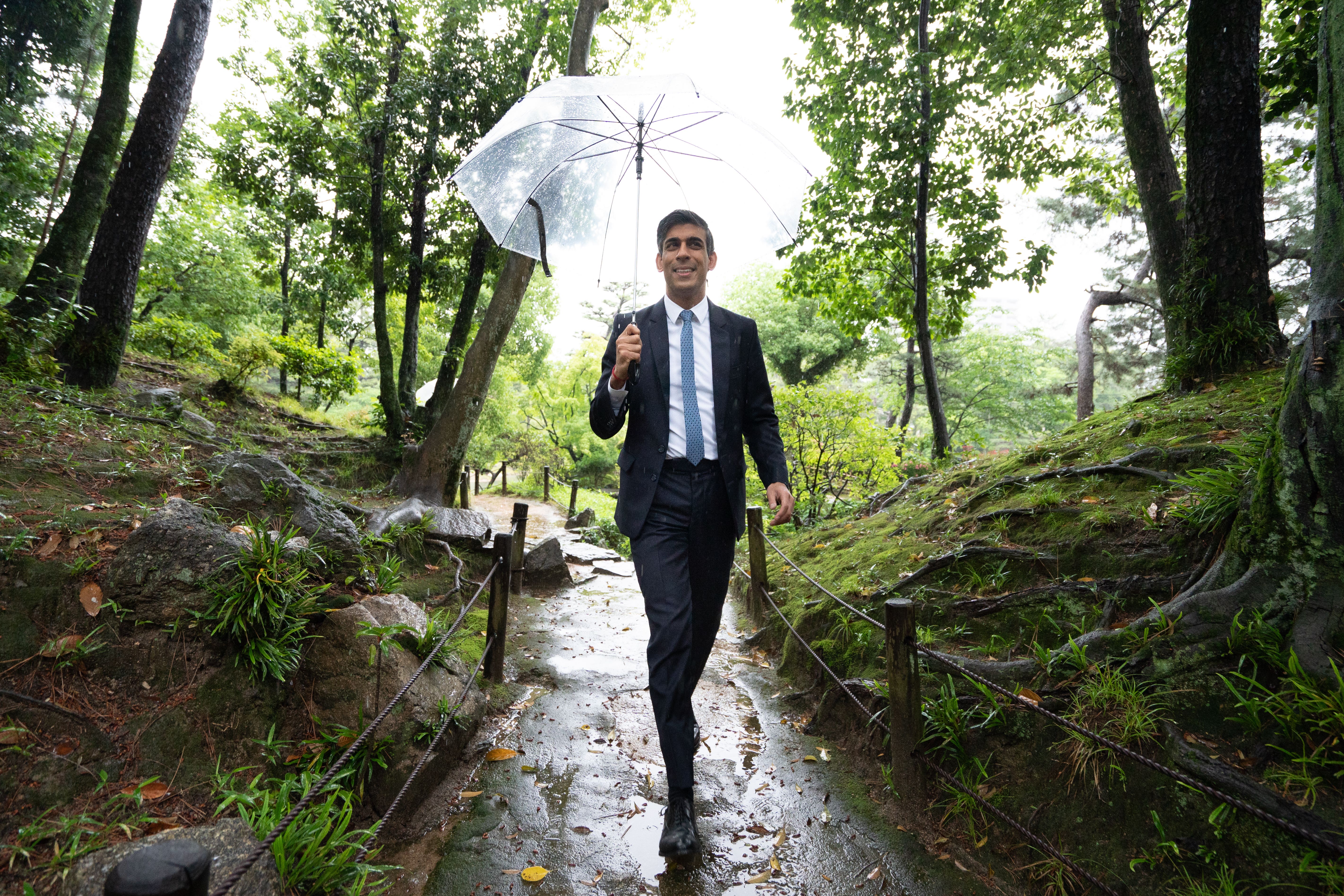 Rishi Sunak visits the Shukkeien Garden during the G7 summit