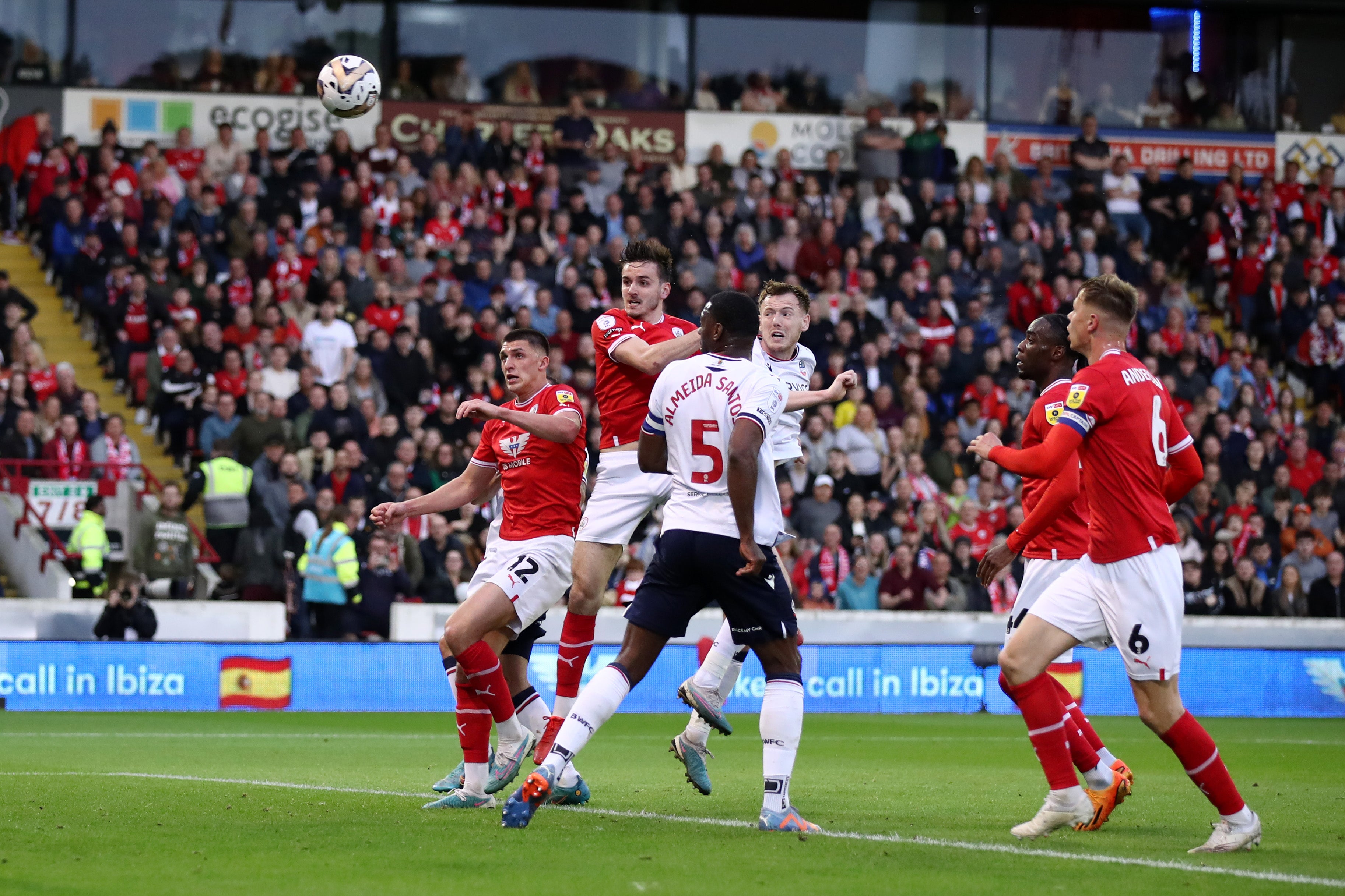 Barnsley’s Liam Kitching scores the team’s only goal in win over Bolton