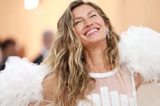 Gisele Bündchen makes rare appearance with her twin