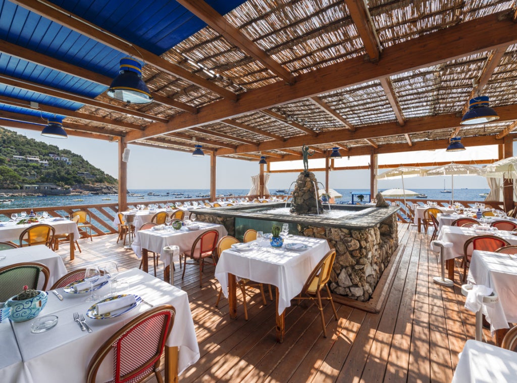 Fresh fish and seafood are menu highlights at Lo Scoglio