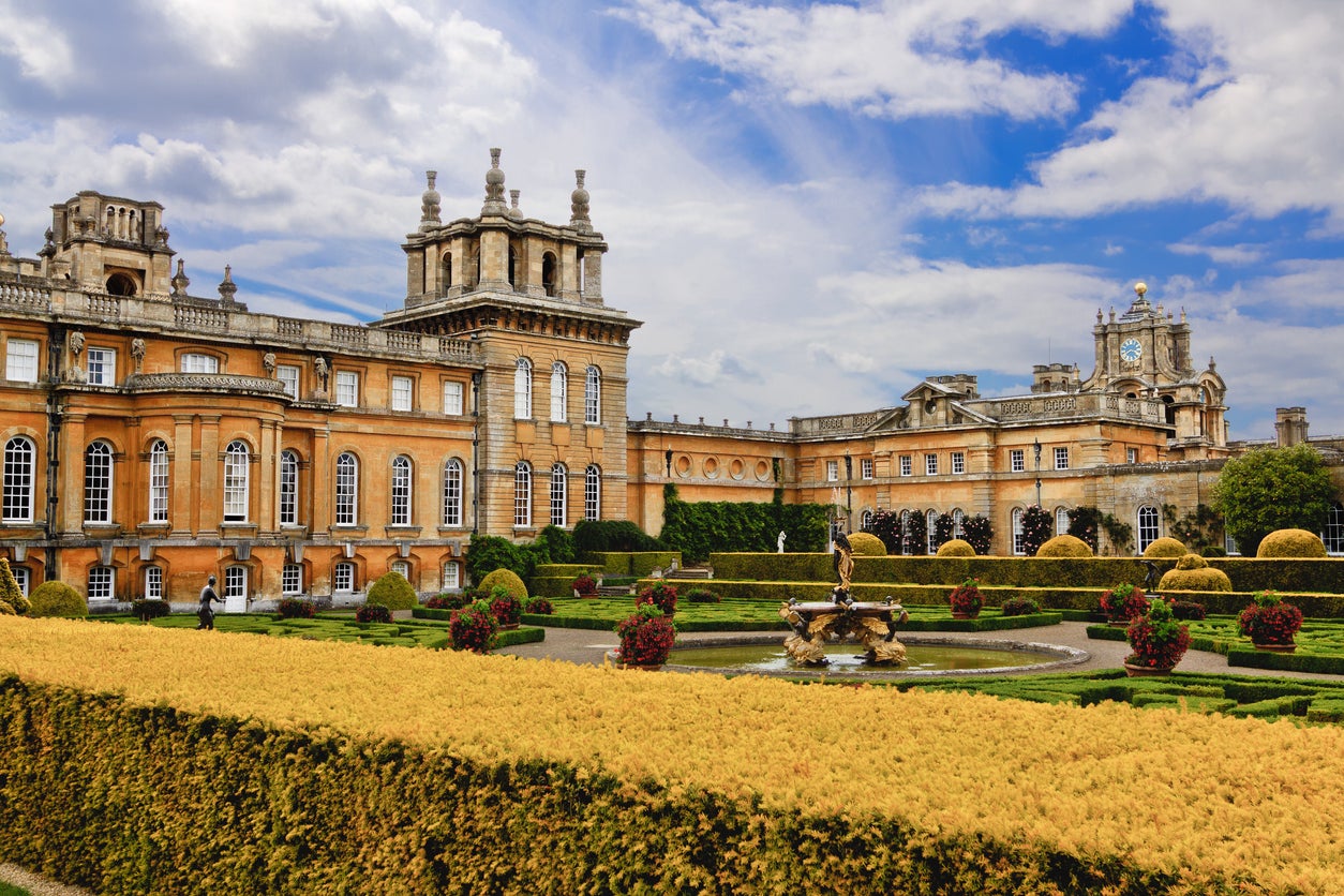 Part of the Shakespeare’s Way crosses Blenheim Palace and its gardens