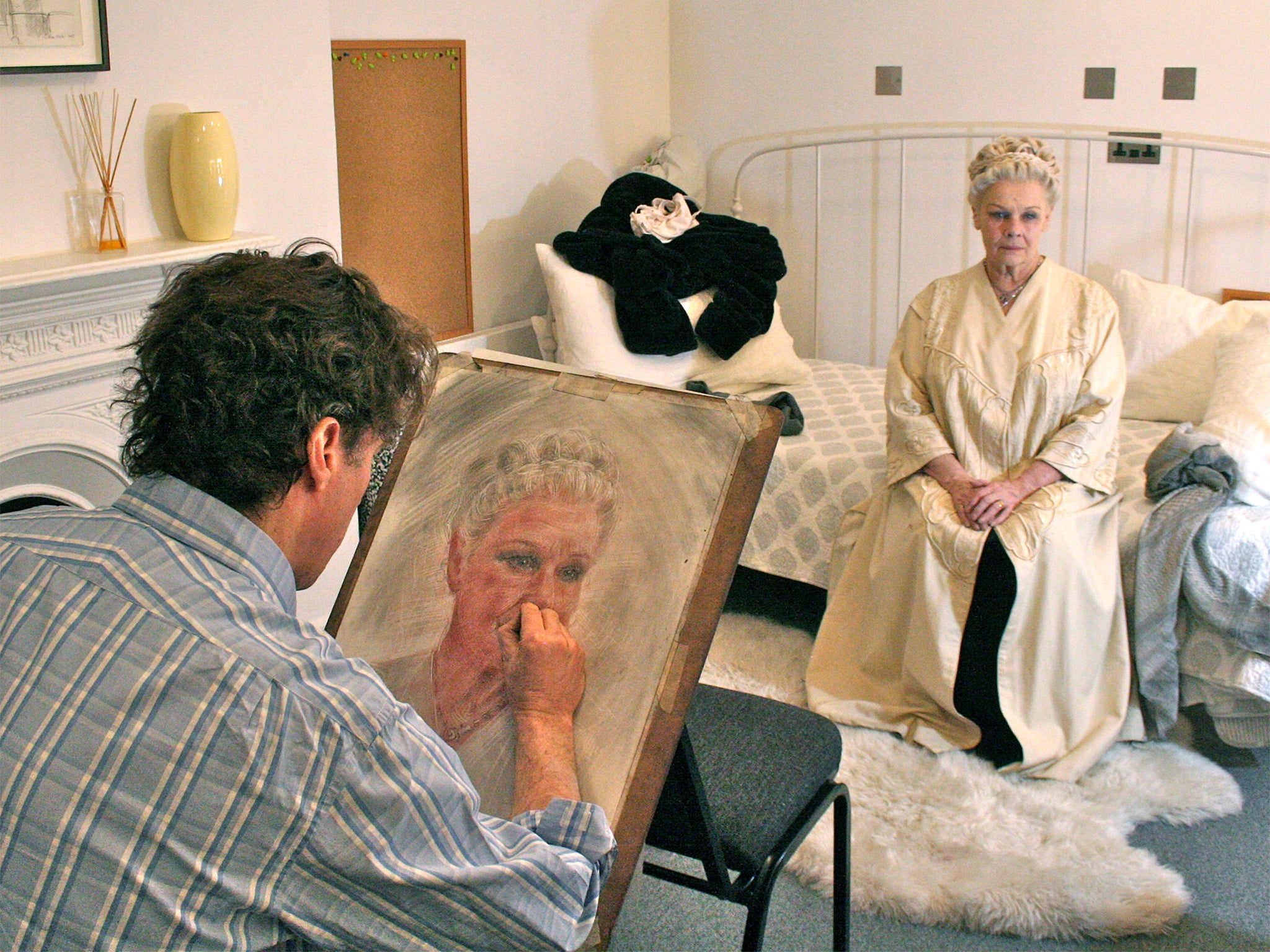 Artist Alexander Newley sketches Judi Dench