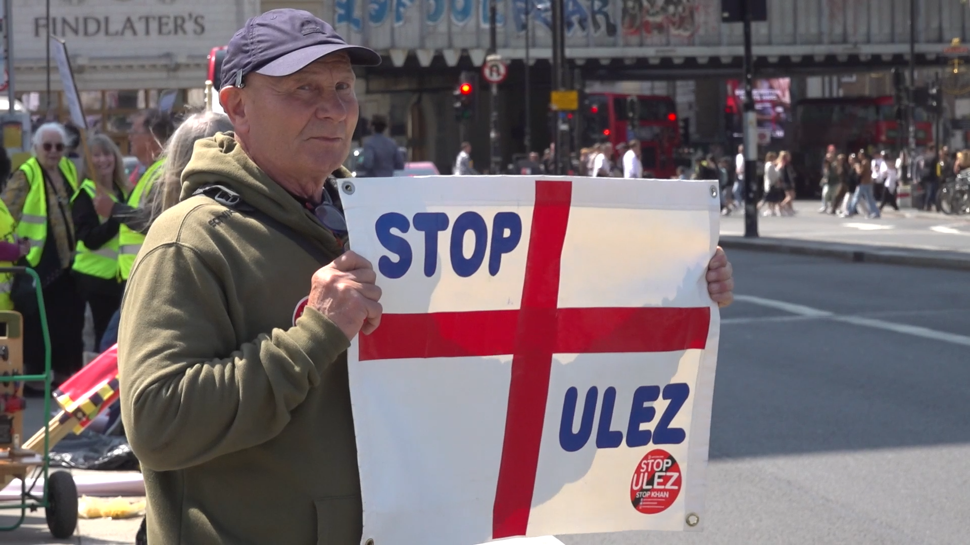 ‘Get Khan out’: Anti-ULEZ protesters block London Bridge over £12-per-day charge