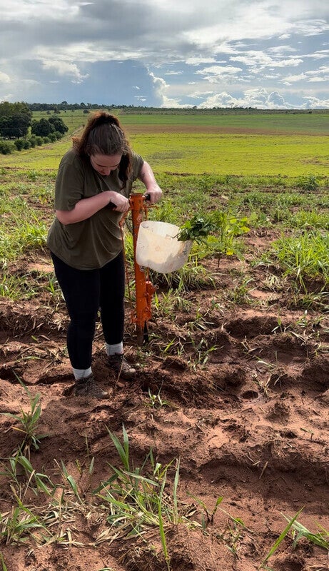 In her field of work, Lisa is often in places with difficult terrains and without access to adequate toilet or sanitary facilities during the day