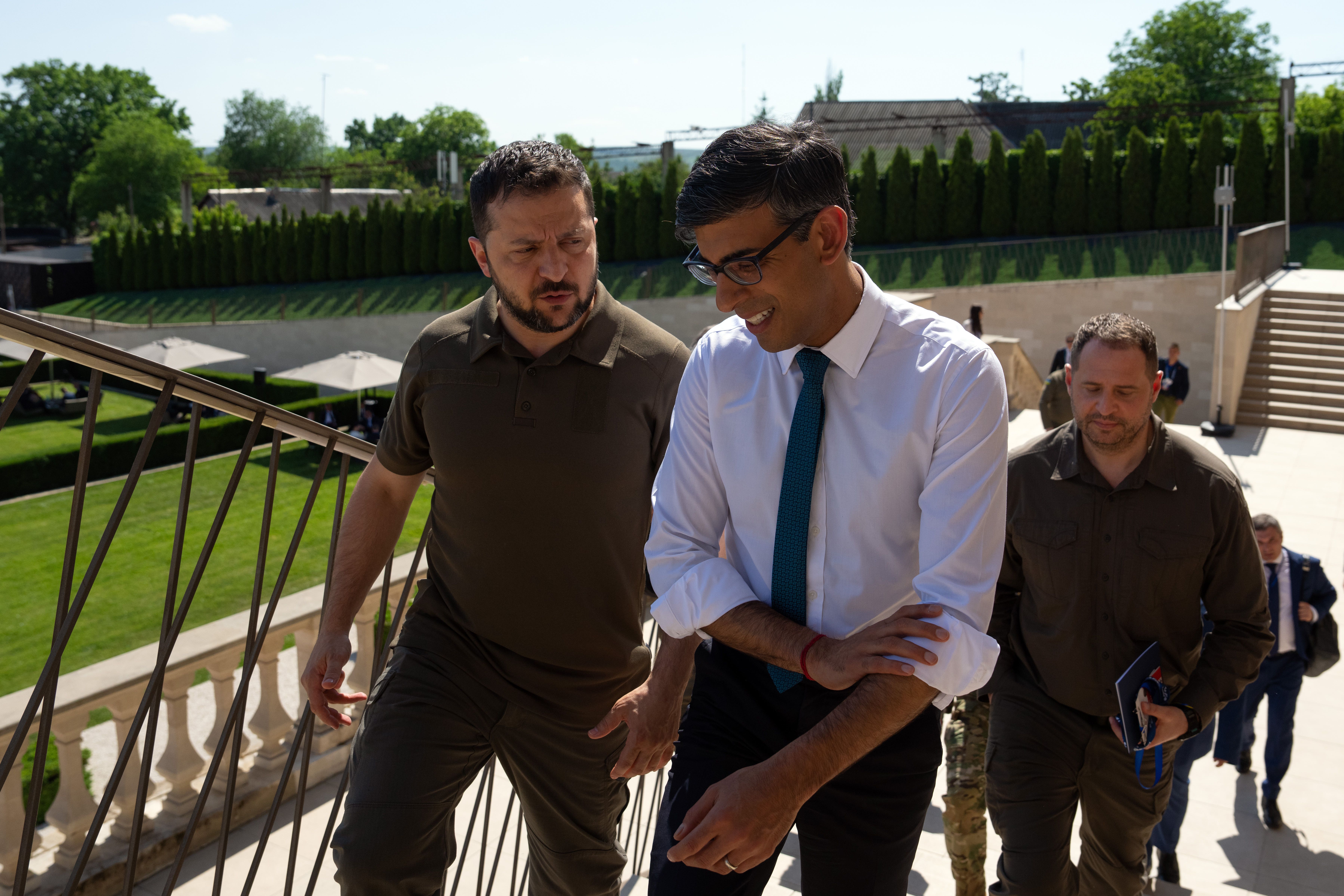 President of Ukraine, Volodymyr Zelensky speaks with Prime Minister Rishi Sunak in Moldova (Carl Court/PA)