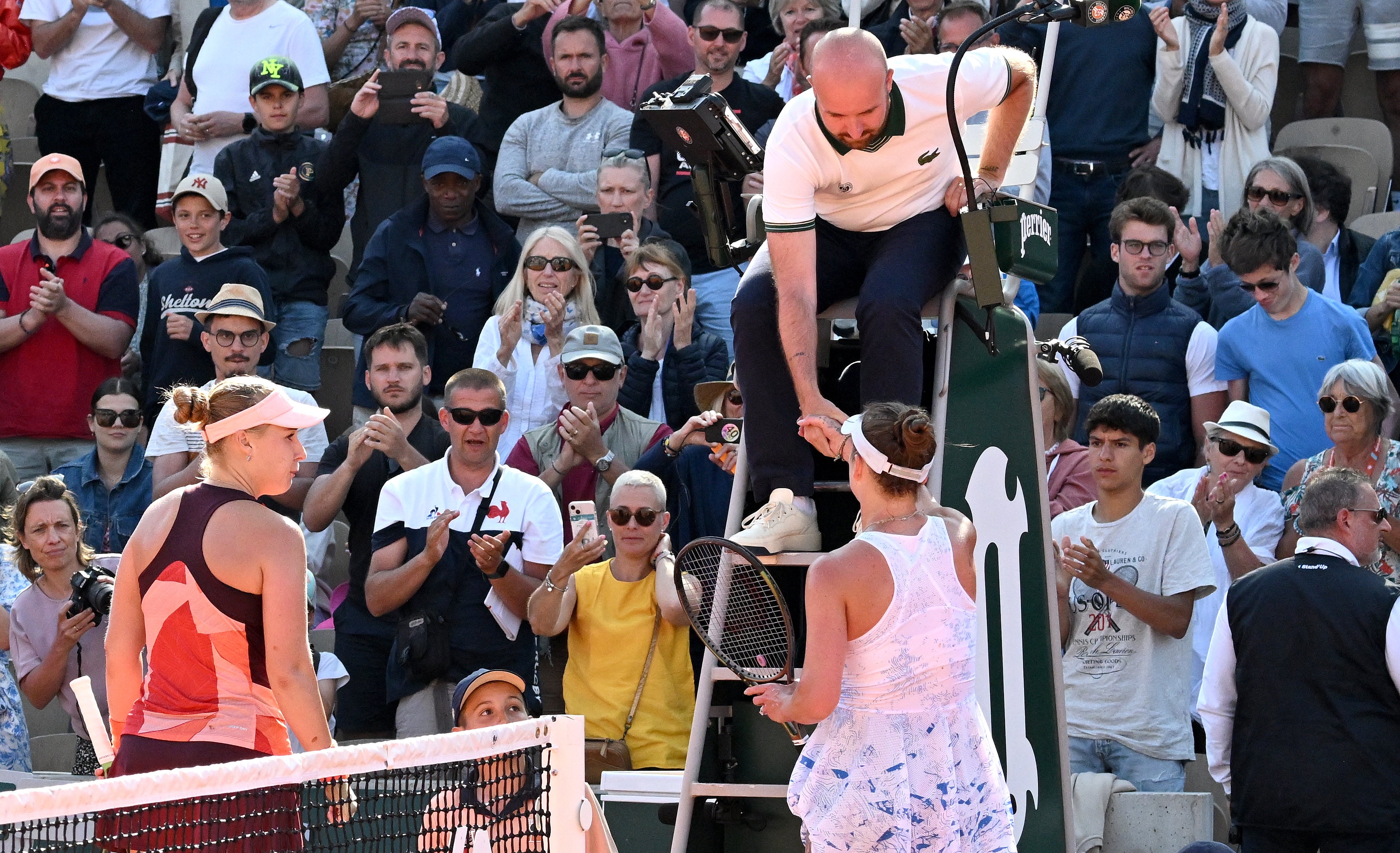 Elina Svitolina, right, did not shake the hand of Russia’s Anna Blinkova