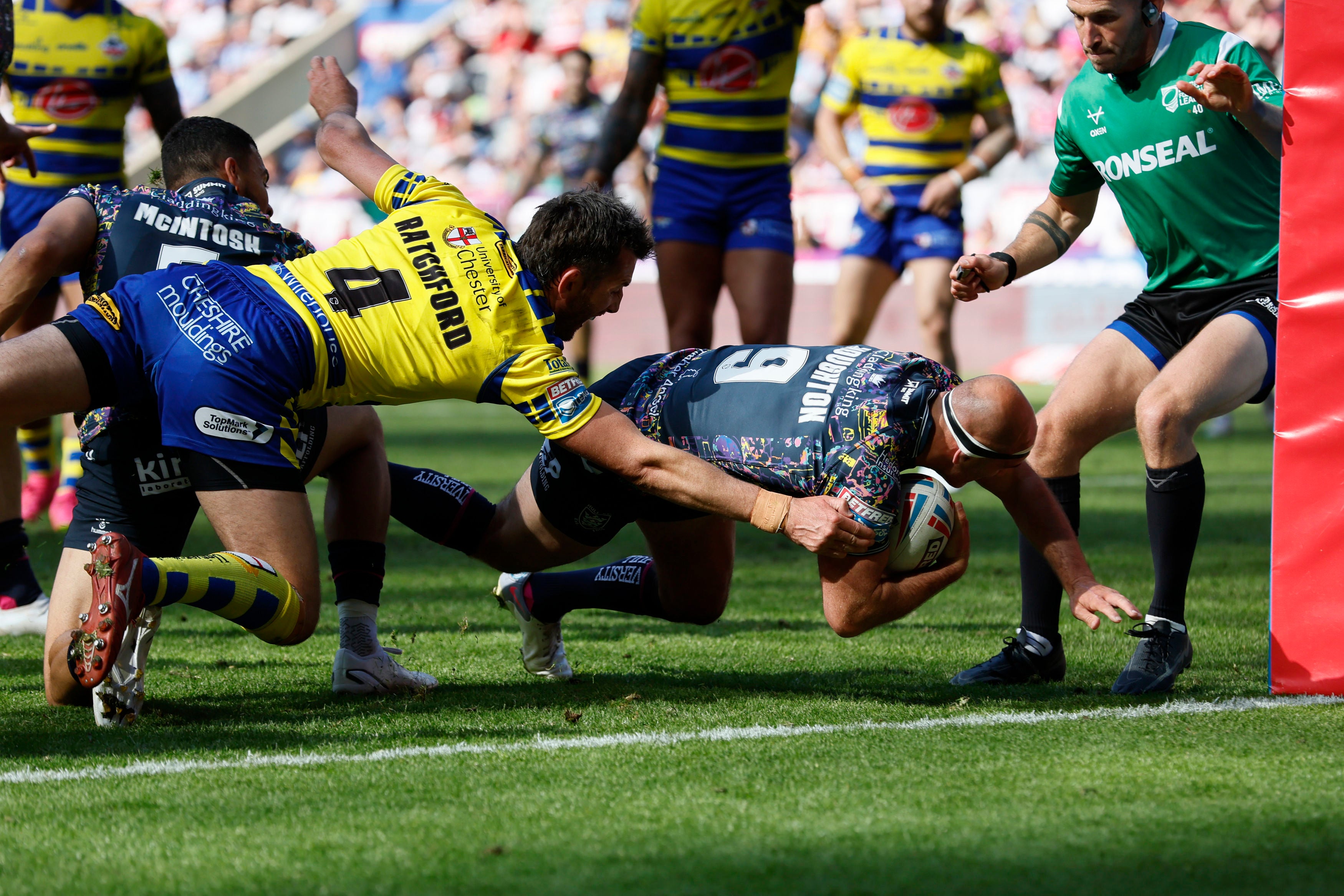 Hull FC fought back to beat Warrington in the final game of the Magic Weekend