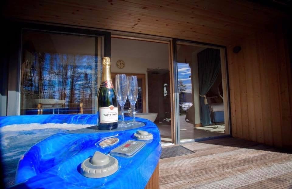 The hot tub at Knoydart Hide