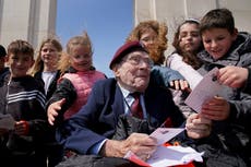 Navy veteran happy to see ‘so many people’ ahead of 79th anniversary of D-Day