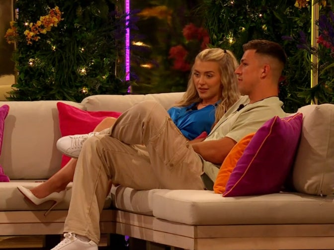 Molly and Mitchel on Love Island