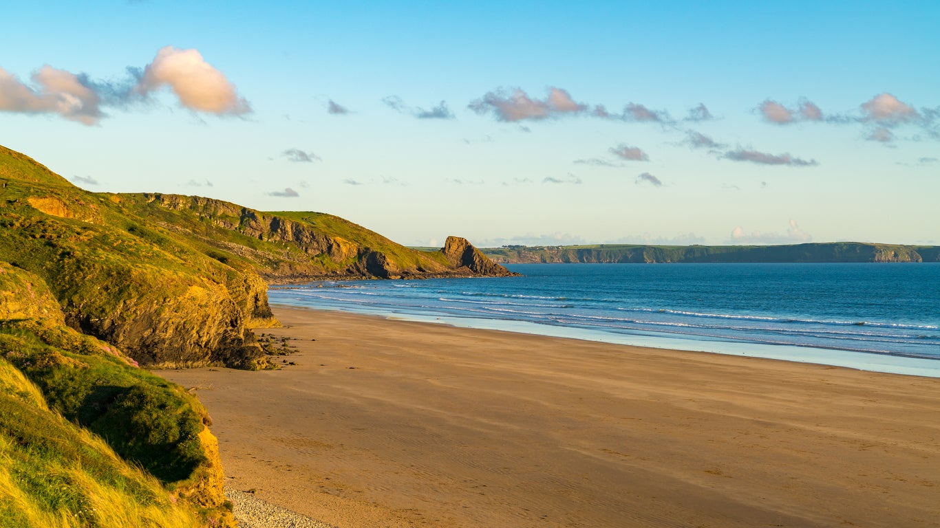 The start of a sunset at Newgale Beach