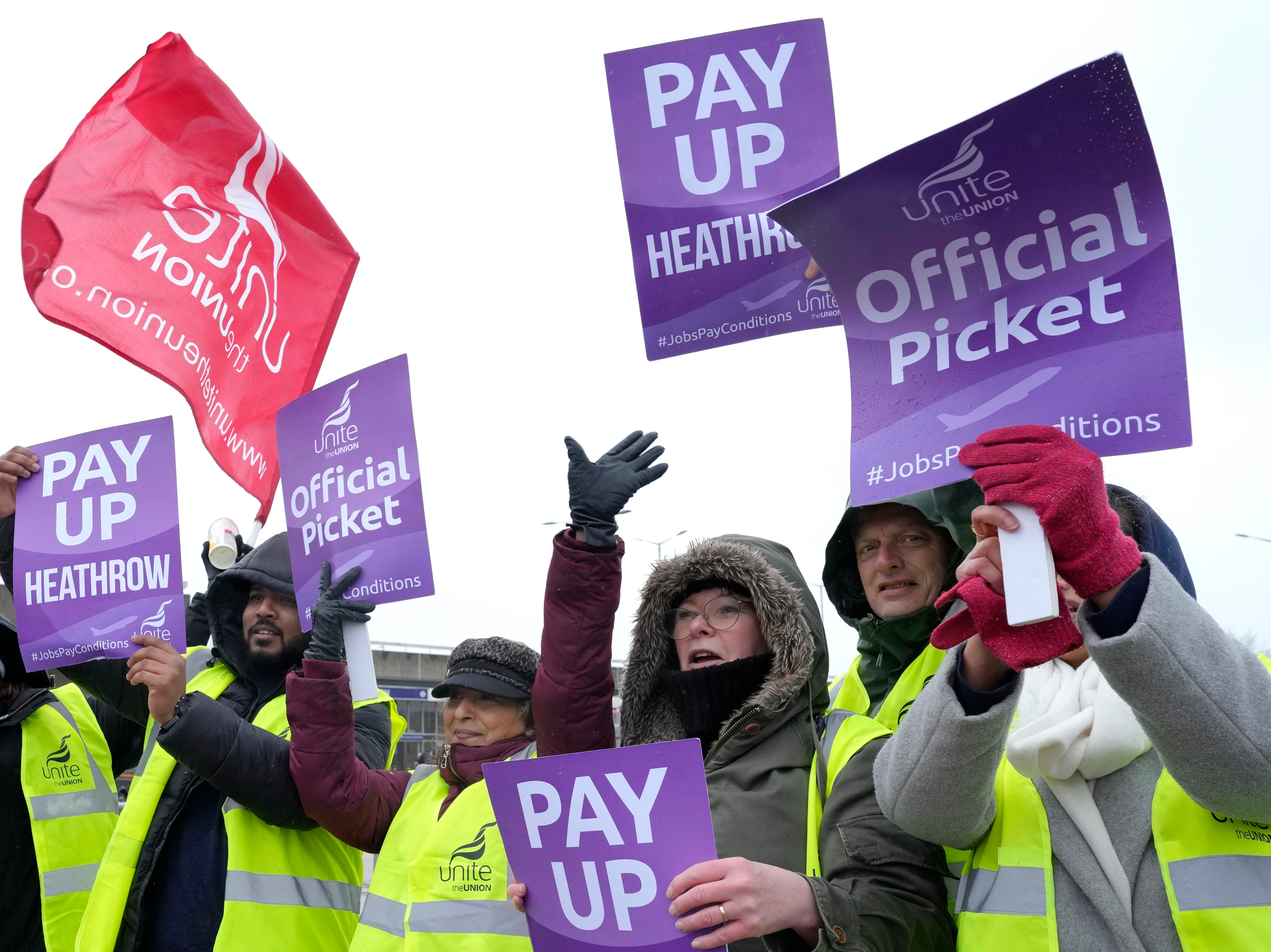 Union members picket outside Heathrow