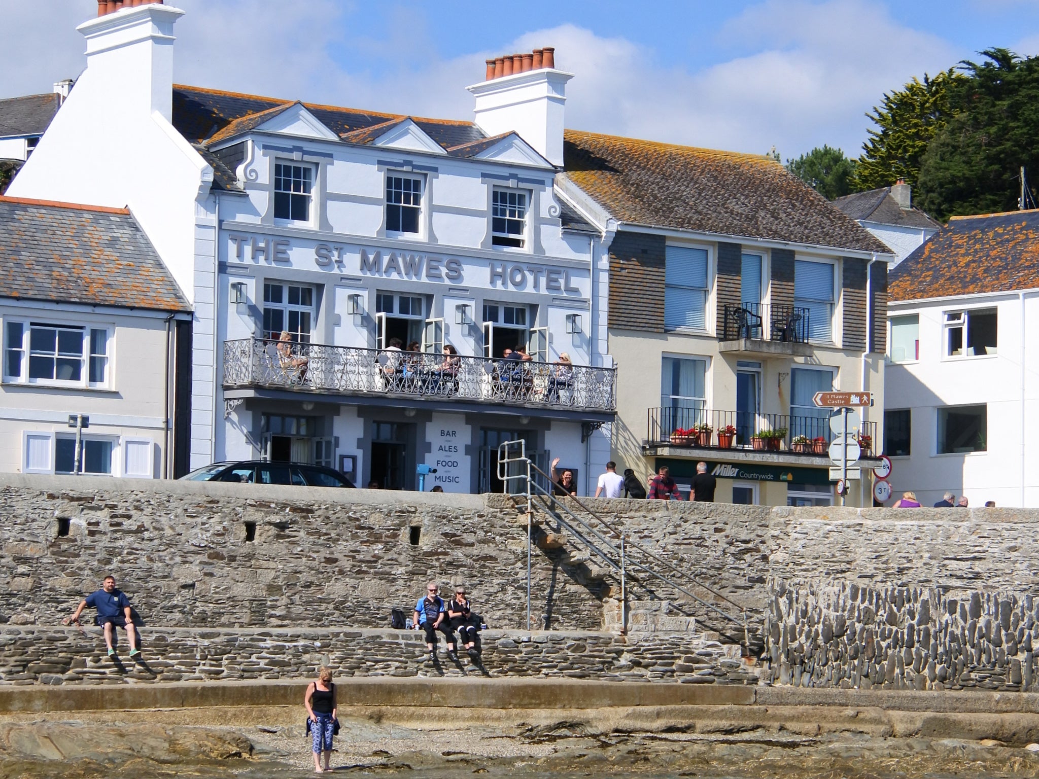 Families of four will be comfortable in this nautical-themed hotel