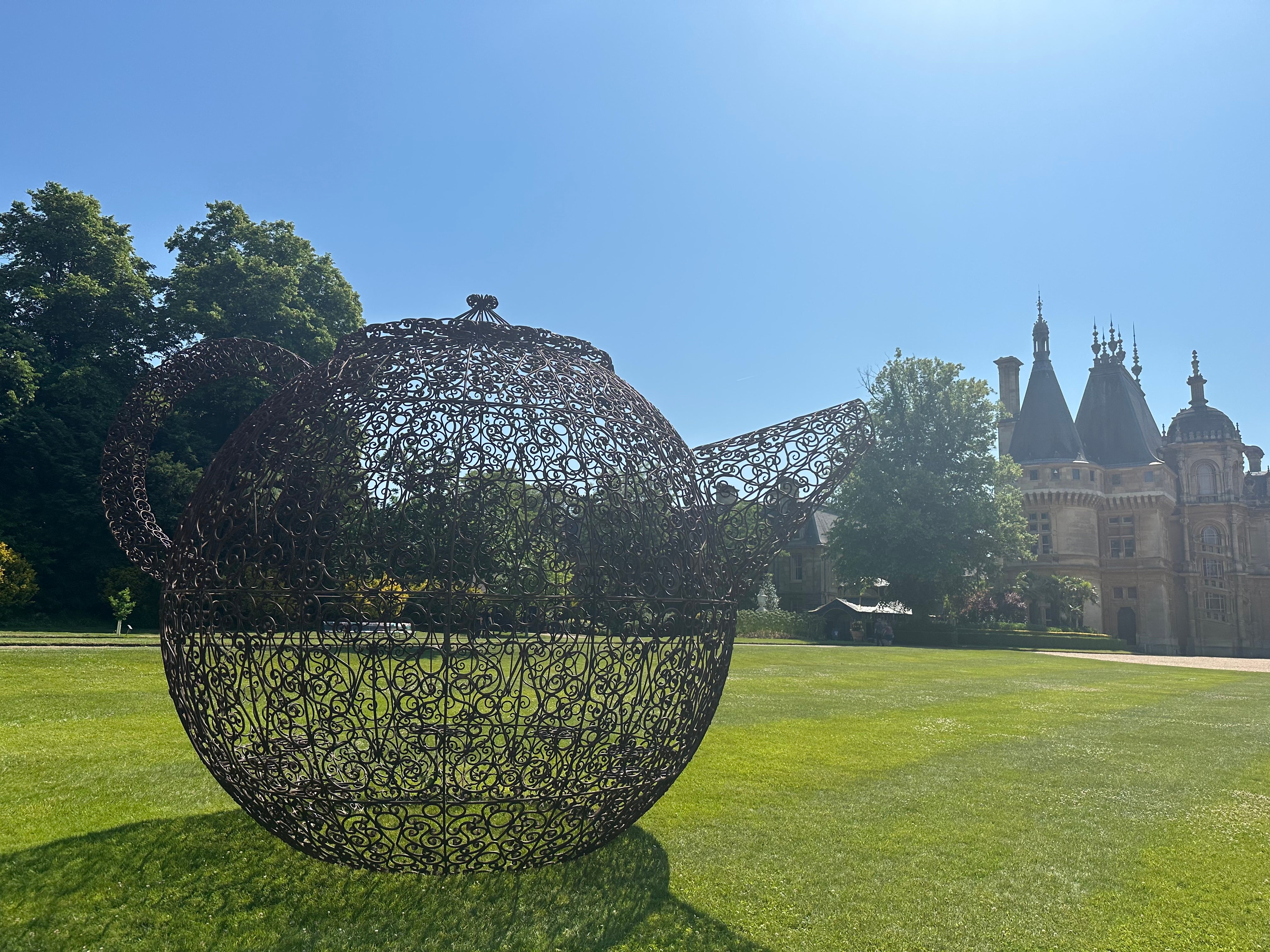 The Manor’s giant teapot, ‘Pavillon de Thé’