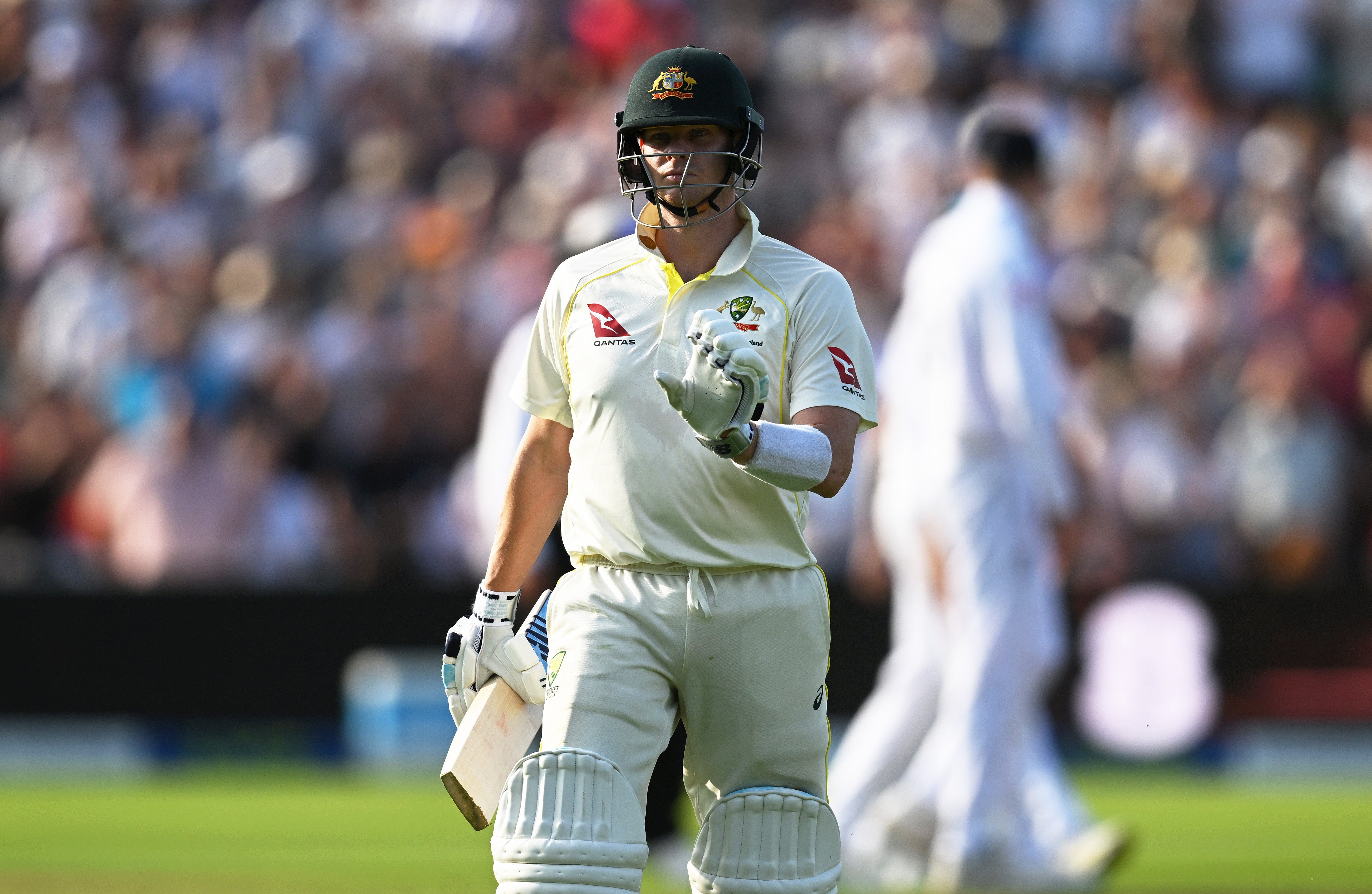 Smith’s dismissal gives England hope of winning the first Ashes Test