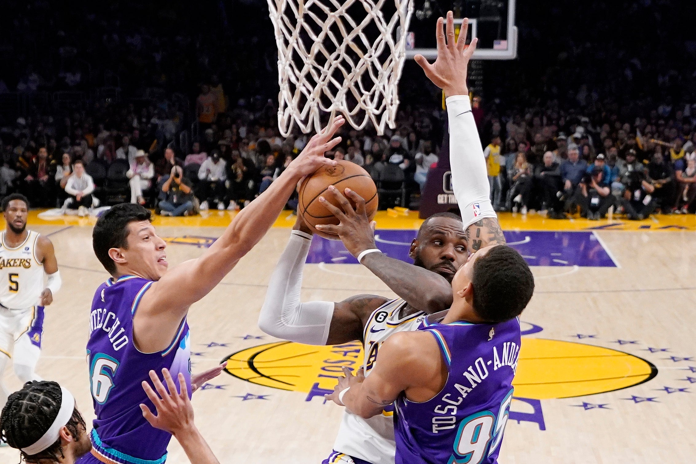 Jazz TV Broadcasts Basketball