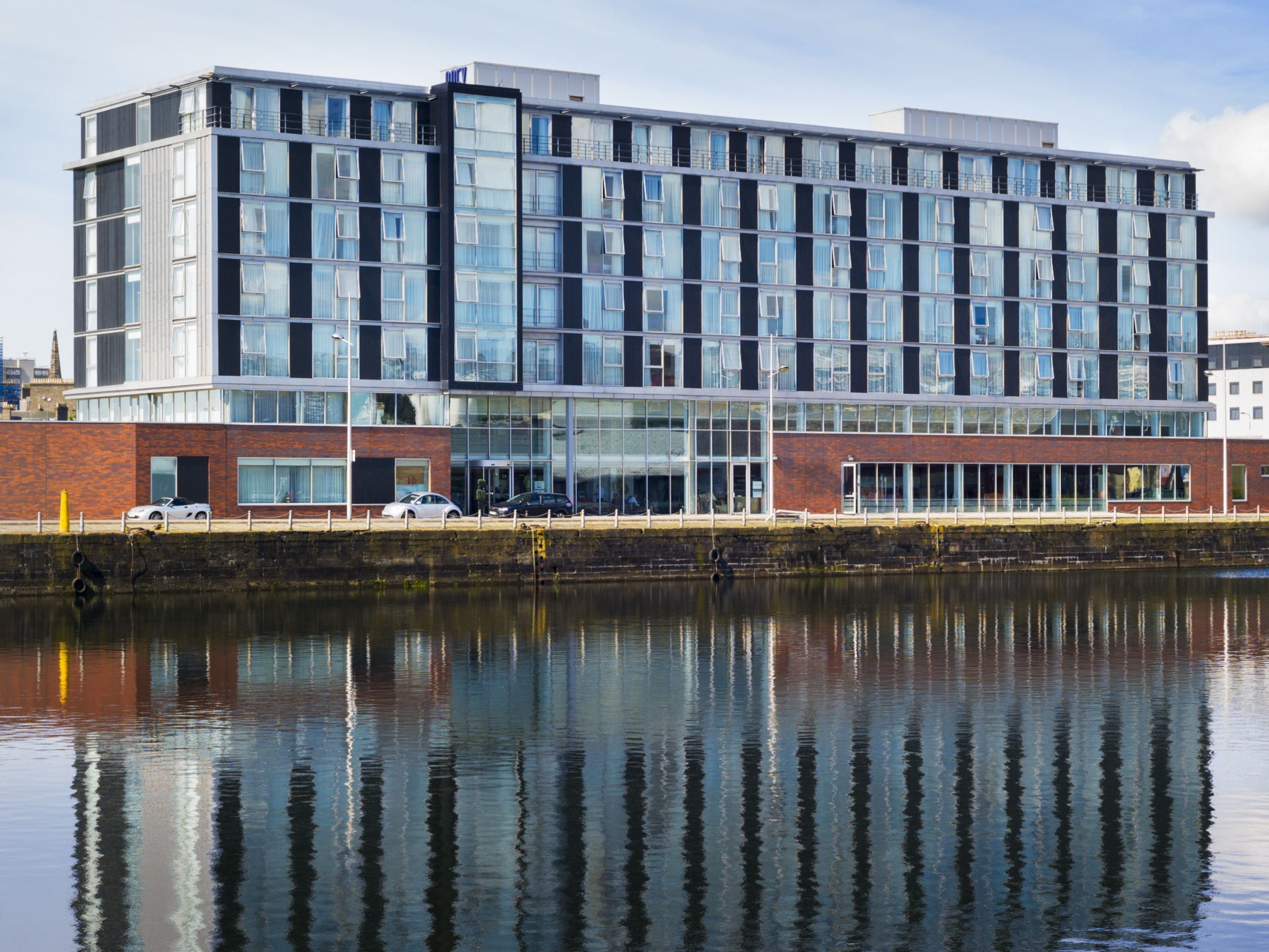 The best of the 151 bedrooms have views of both the city and the River Tay