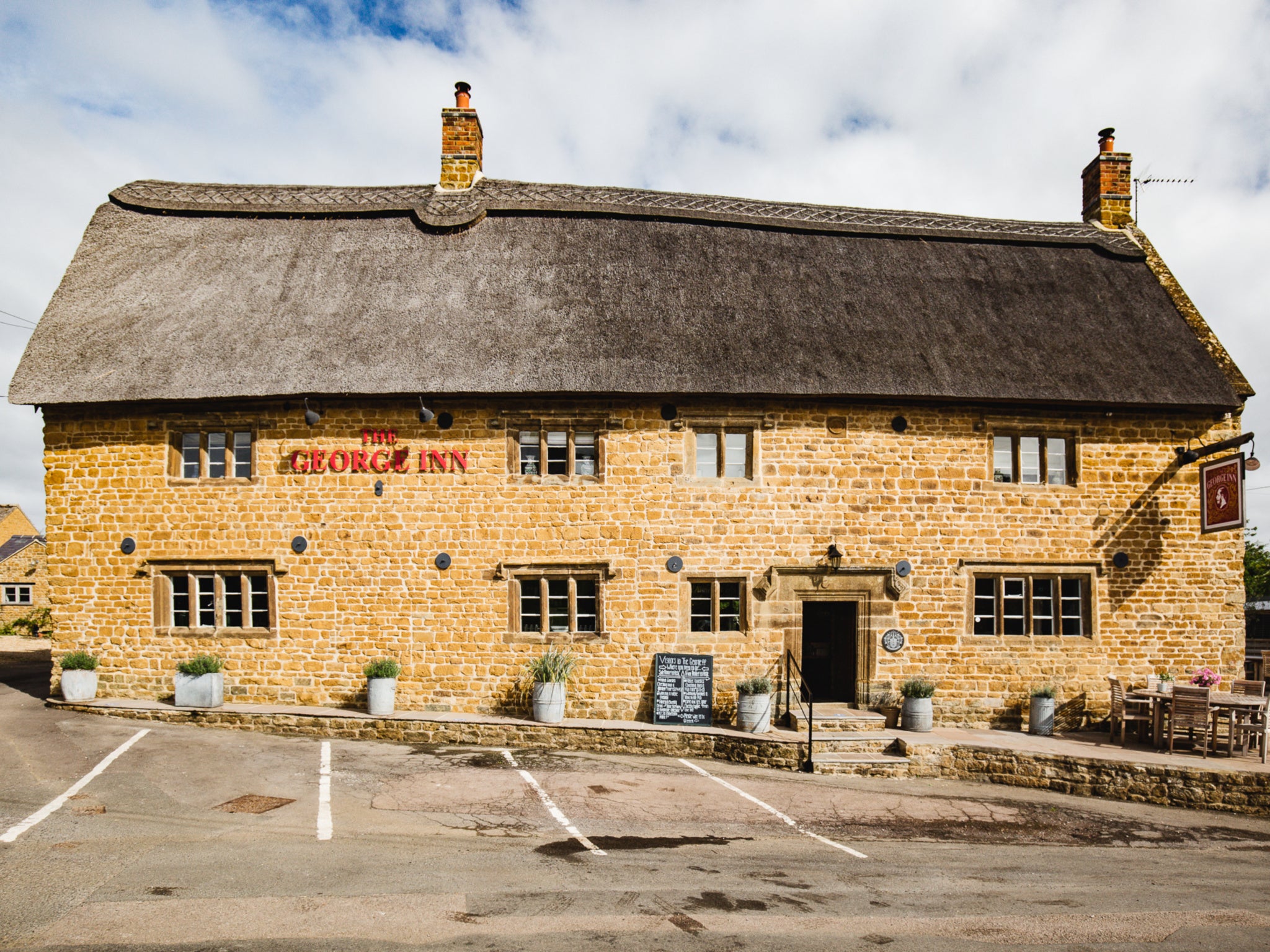 This traditional thatched building houses nine comfortable rooms