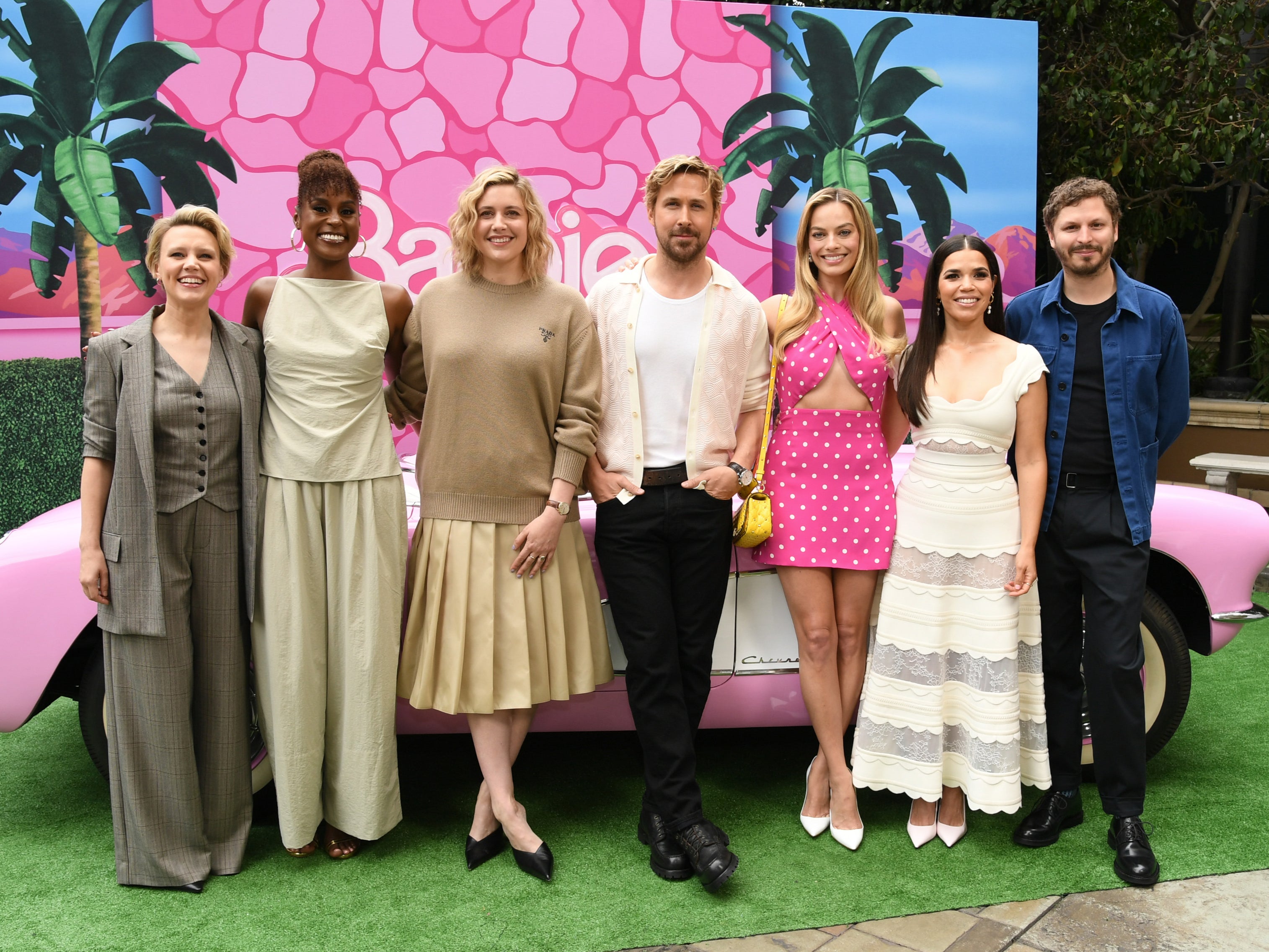 Barbie cast dressed in ‘sad beige’ outfits sparks hilarious reactions: ‘Why is Margot the only one in pink?’