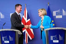 UK and EU reach post-Brexit ‘turning point’ with financial services deal – Hunt