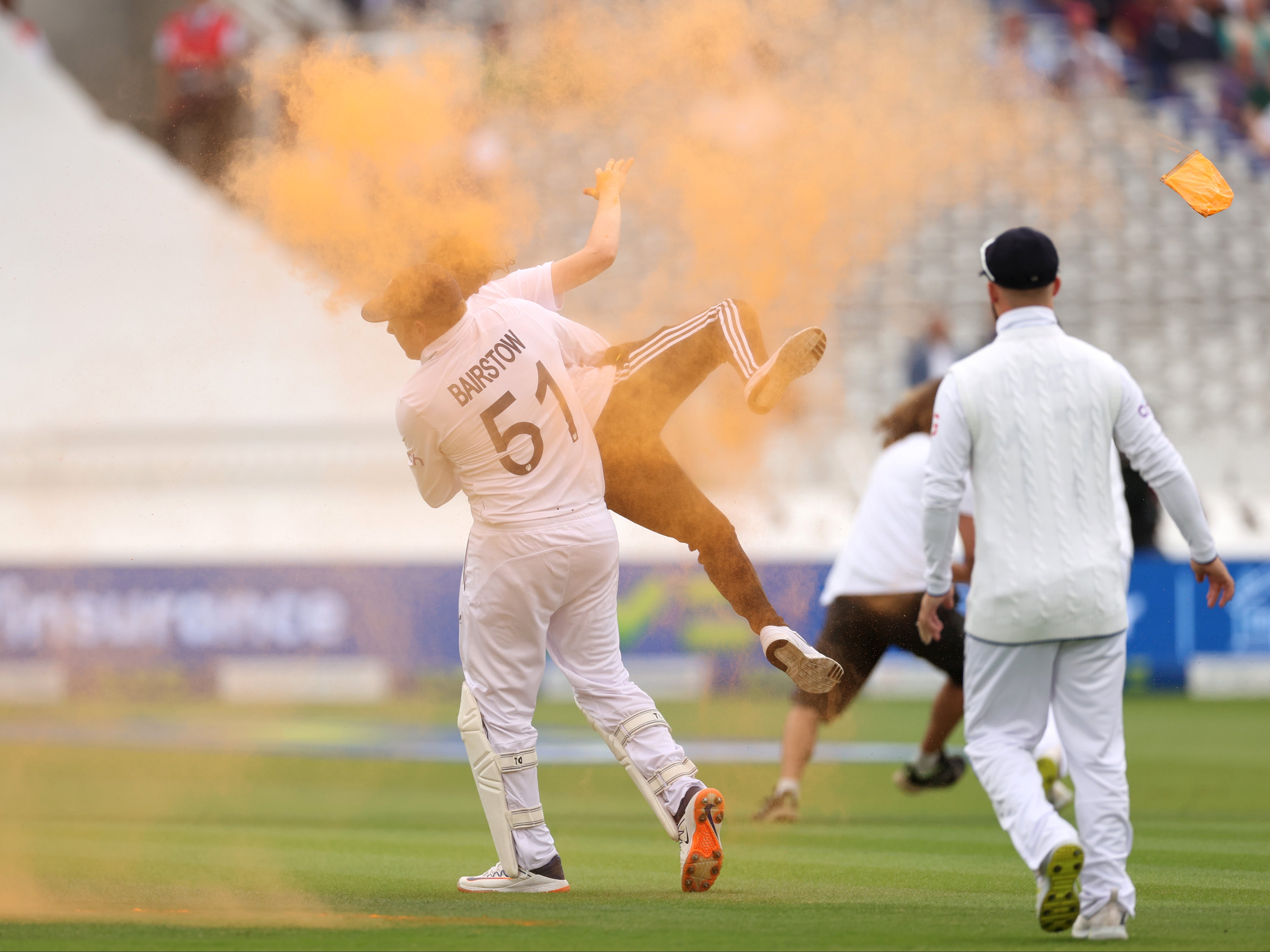 Jonny Bairstow: Fans demand ‘knighthood’ for England cricket star after Just Stop Oil protest