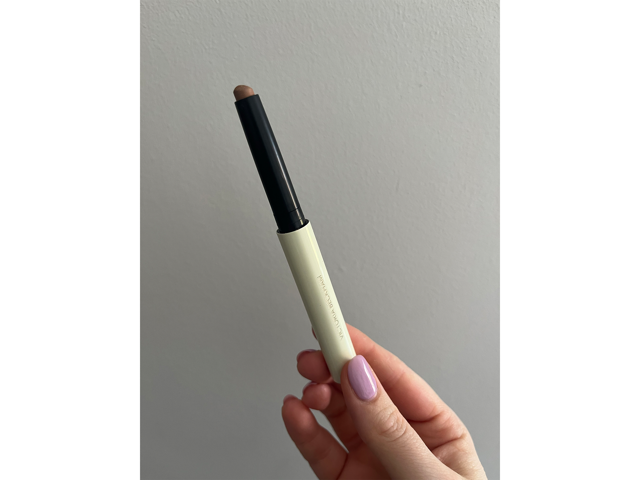 Victoria Beckham Beauty contour stylus