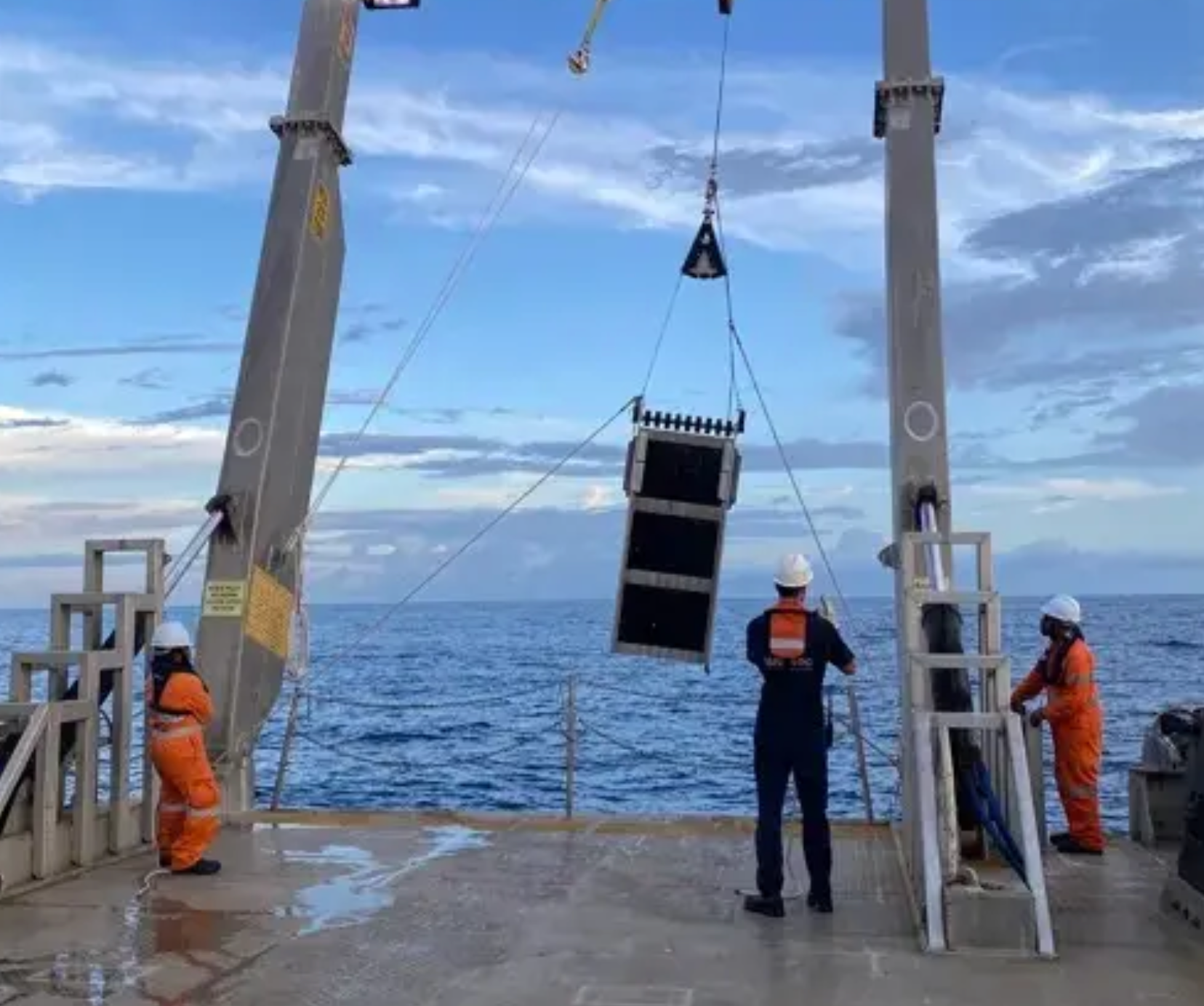 A team of researchers towed a magnetic sled along the floor of the Pacific Ocean 2km underneath the surface