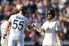 England grasp at glimmer of hope on extraordinary day of Ashes cricket