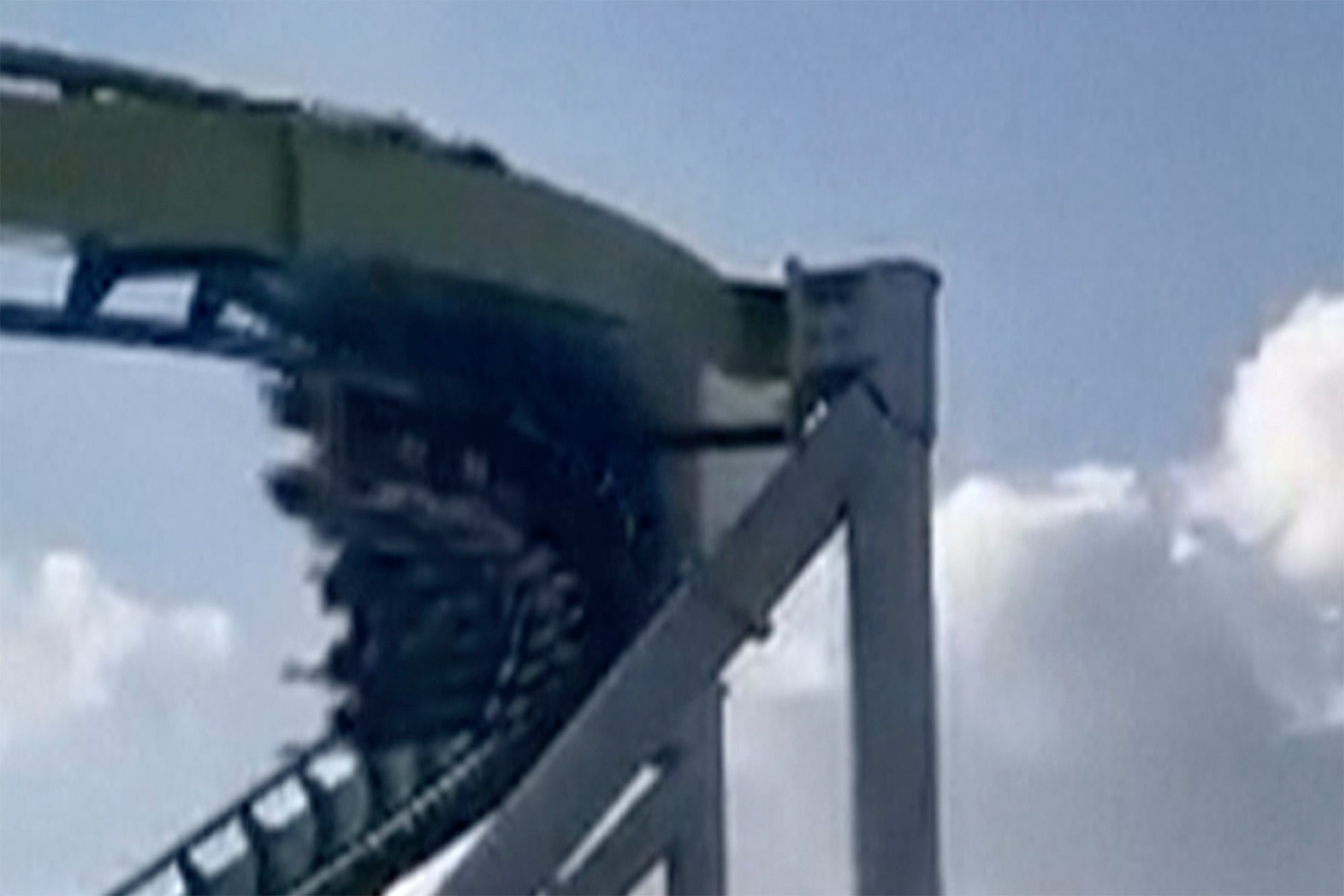 Carowinds Roller Coaster Crack