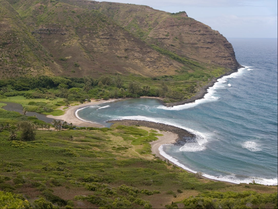 There are two bays within Halawa Beach Park