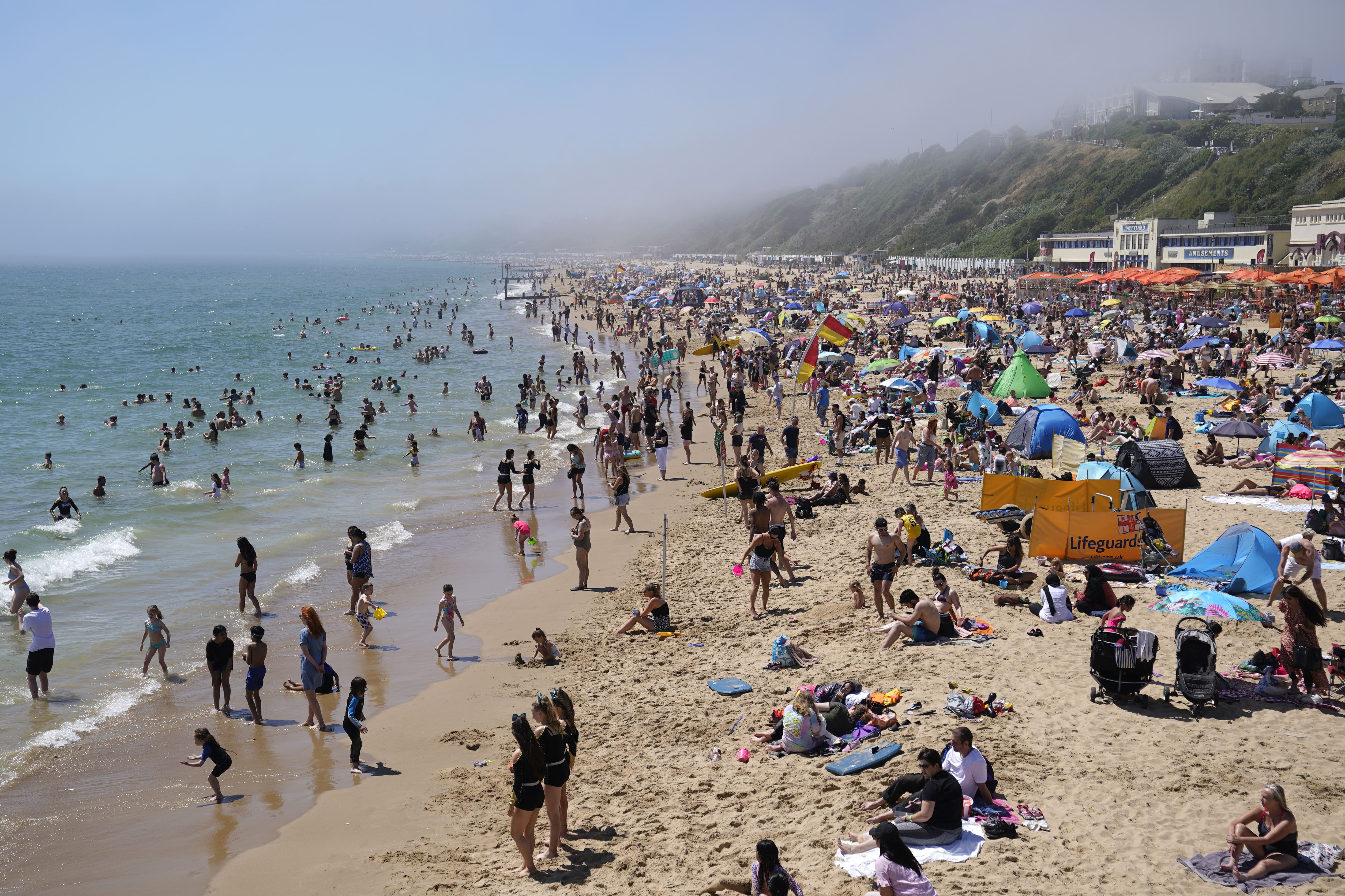 People have been warned temperatures could reach 30C over the weekend (Andrew Matthews/PA)