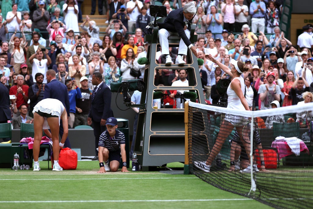 Svitolina shook hands with the umpire but not Azarenka after her win