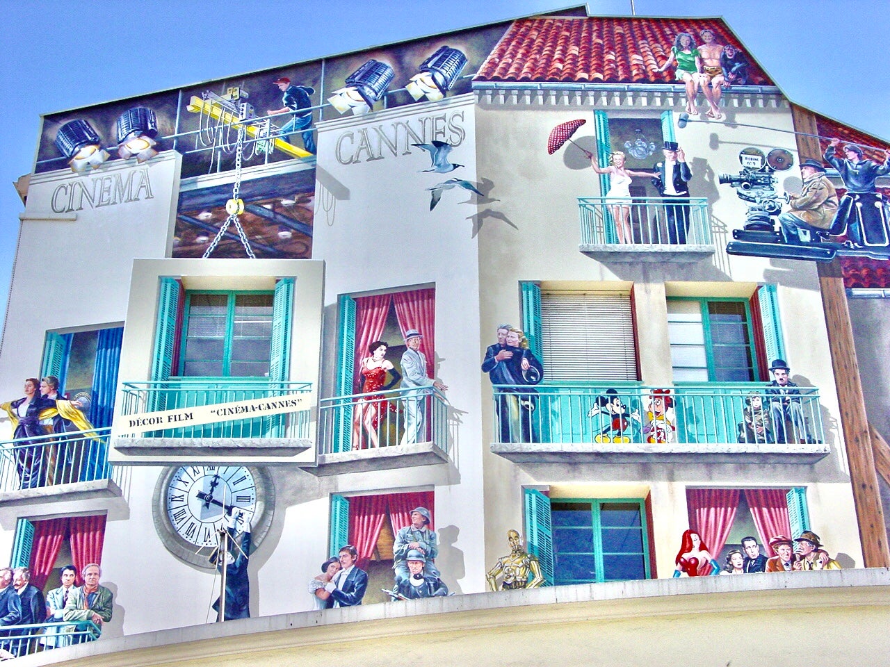 Safe as houses: balcony mural in Cannes on the French Riviera