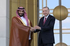 Turkey's Erdogan heads to Gulf seeking funds for ailing economy