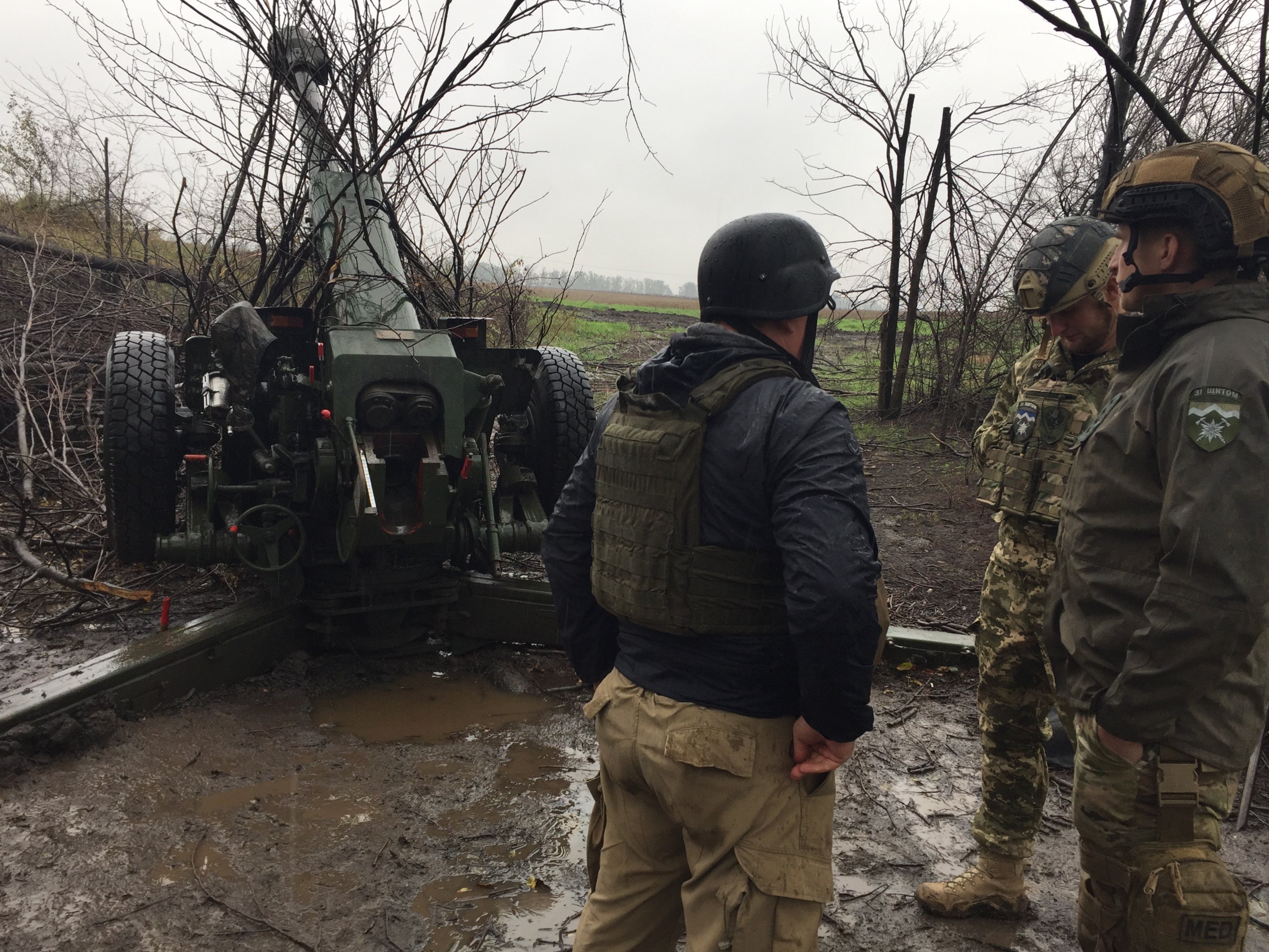 A 10th Assault Brigade artillery position protected by the air defence units