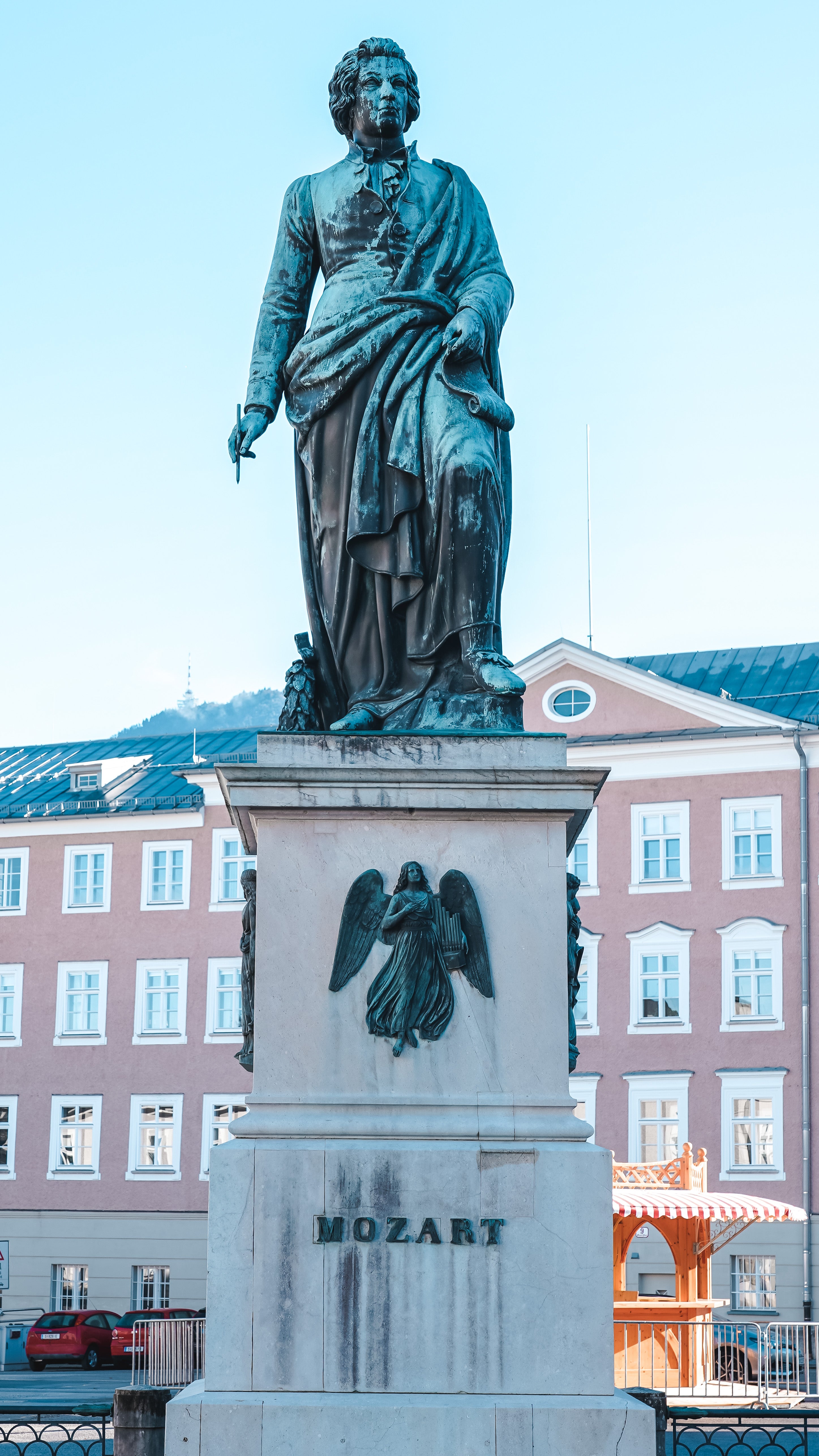 A few months after his widow’s death, in 1842, a statue of Mozart was unveiled in Salzburg, in the presence of Mozart’s two sons