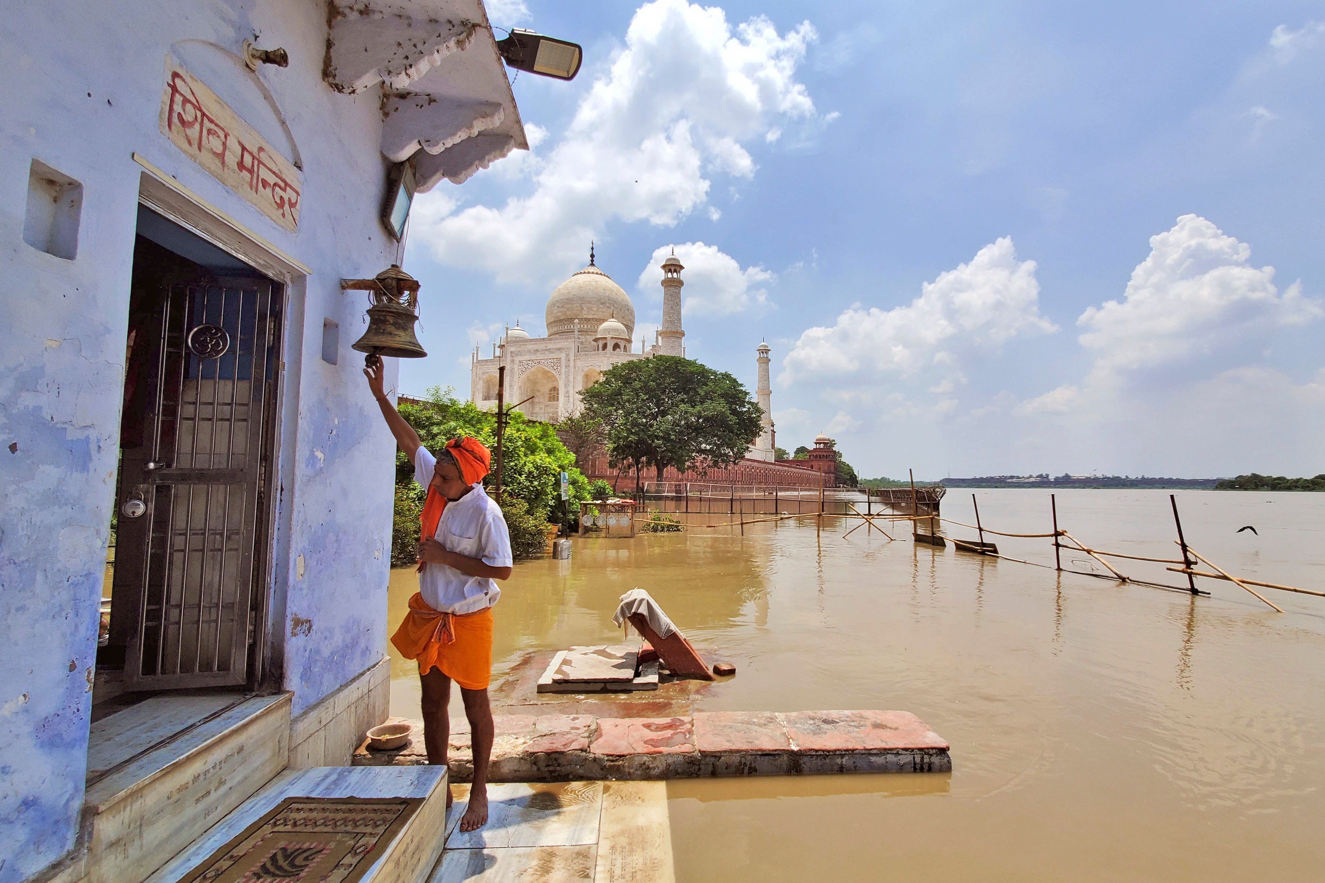 India Monsoon Flooding Taj Mahal