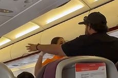 Passenger forces plane to return to gate because he forgot his bag