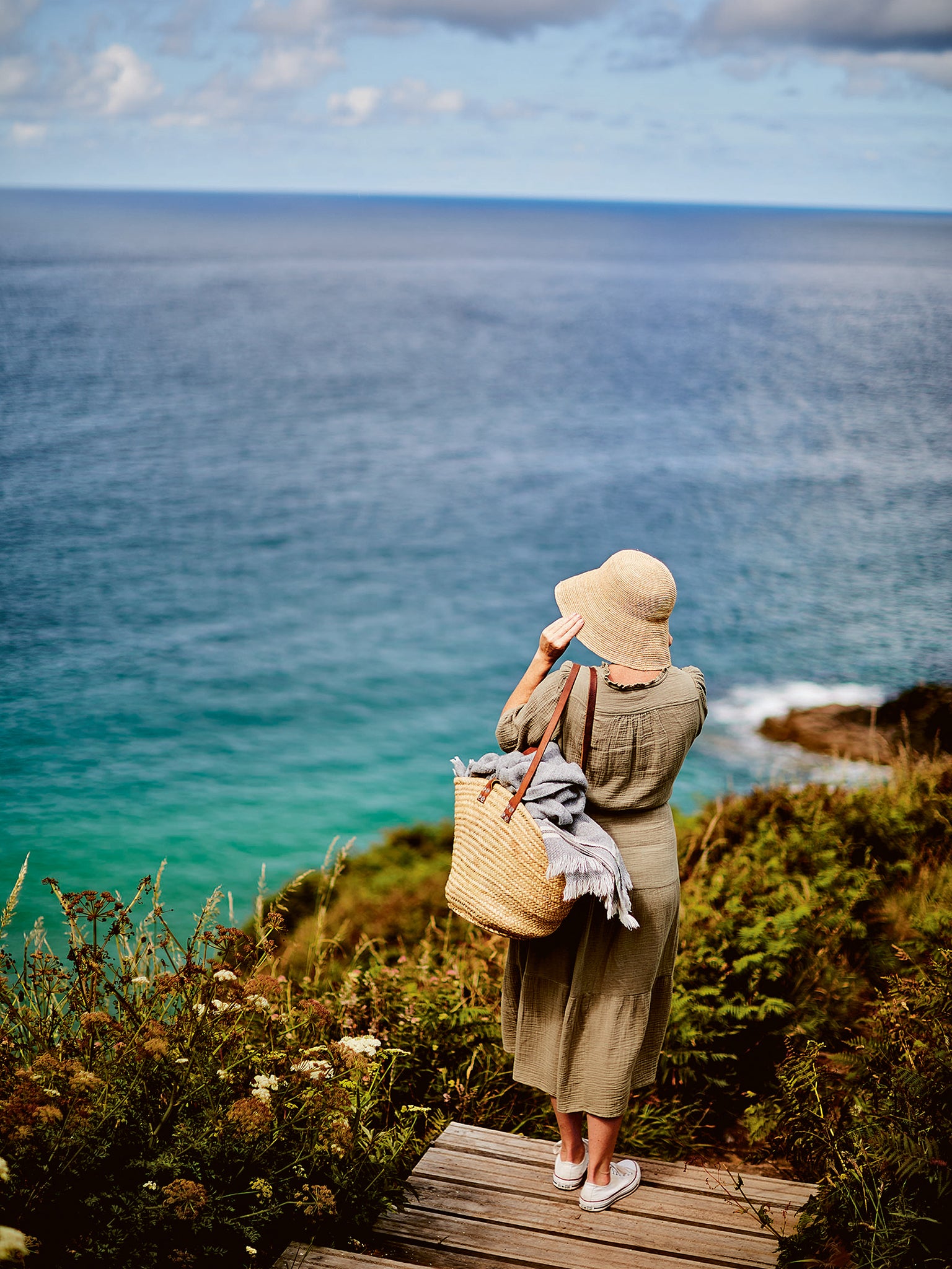 Born in Sussex, she moved to the picturesque village of Port Isaac aged 23