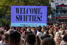 Moment Taylor Swift fans cause ‘earthquake’ at Seattle concert