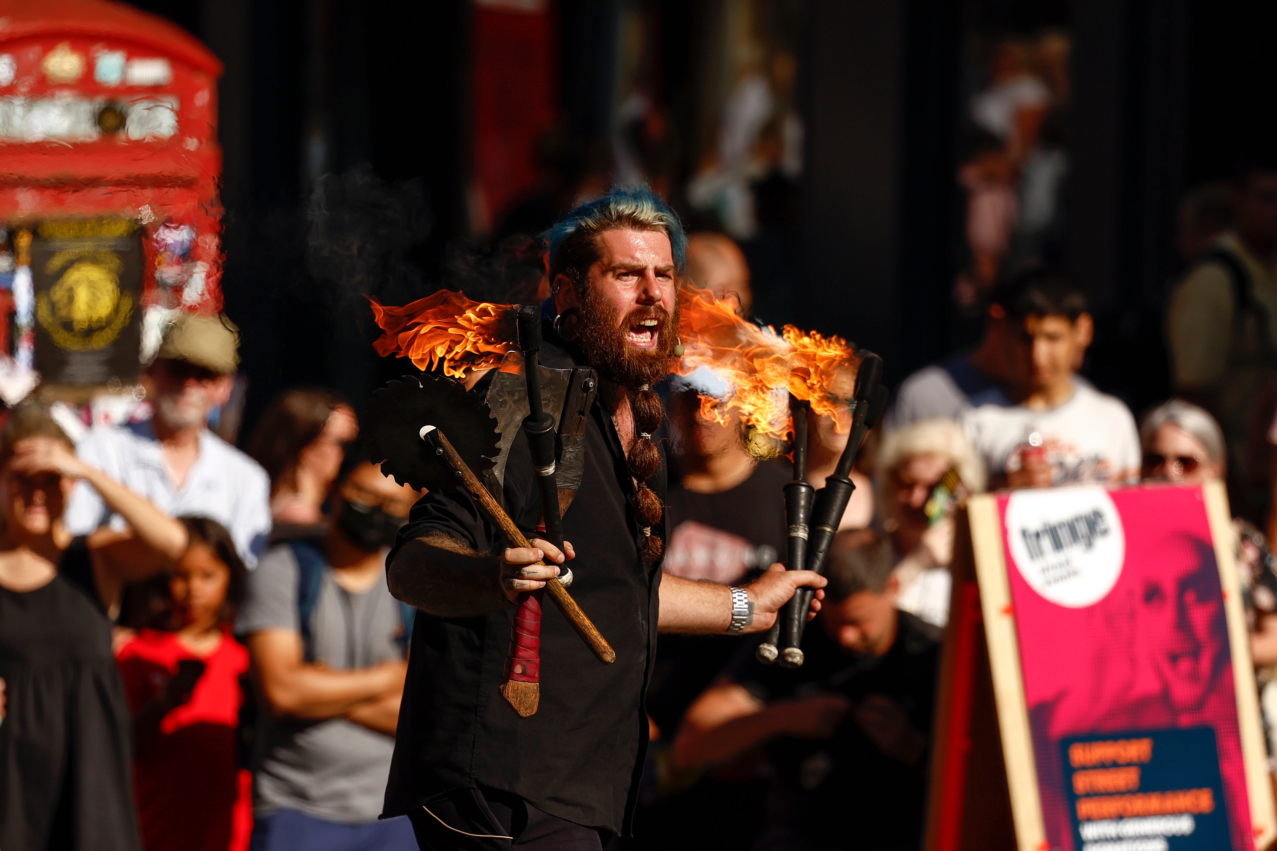 A street performer on Edinburgh’s Royal Mile