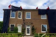 Watch the moment Greenpeace scale Rishi Sunak’s Yorkshire home to stage protest on his roof