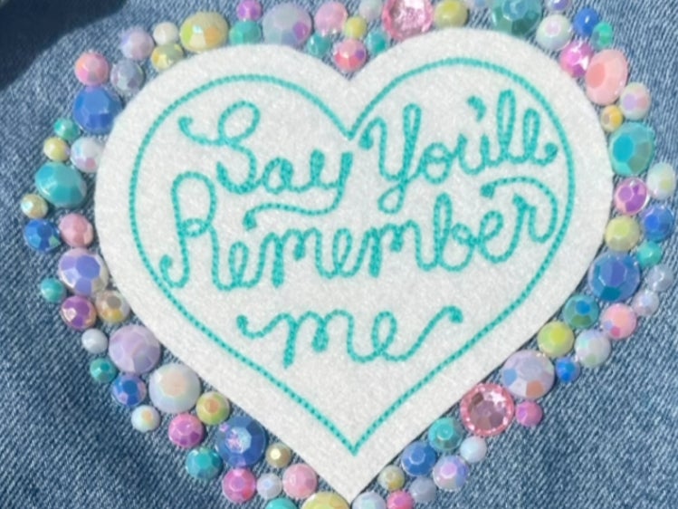 Vanessa included a stiched felt heart that read, ‘Say you’ll remember me’ for Kobe