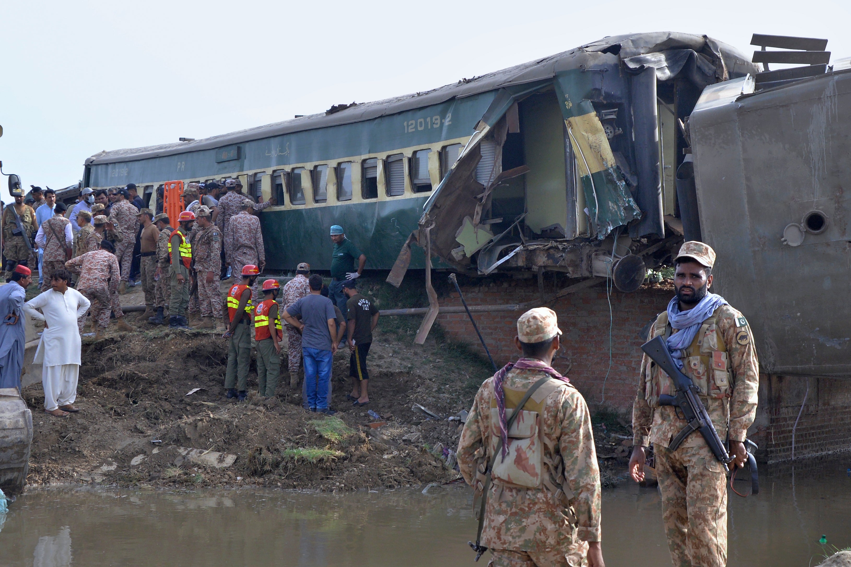 Pakistan Train Crash