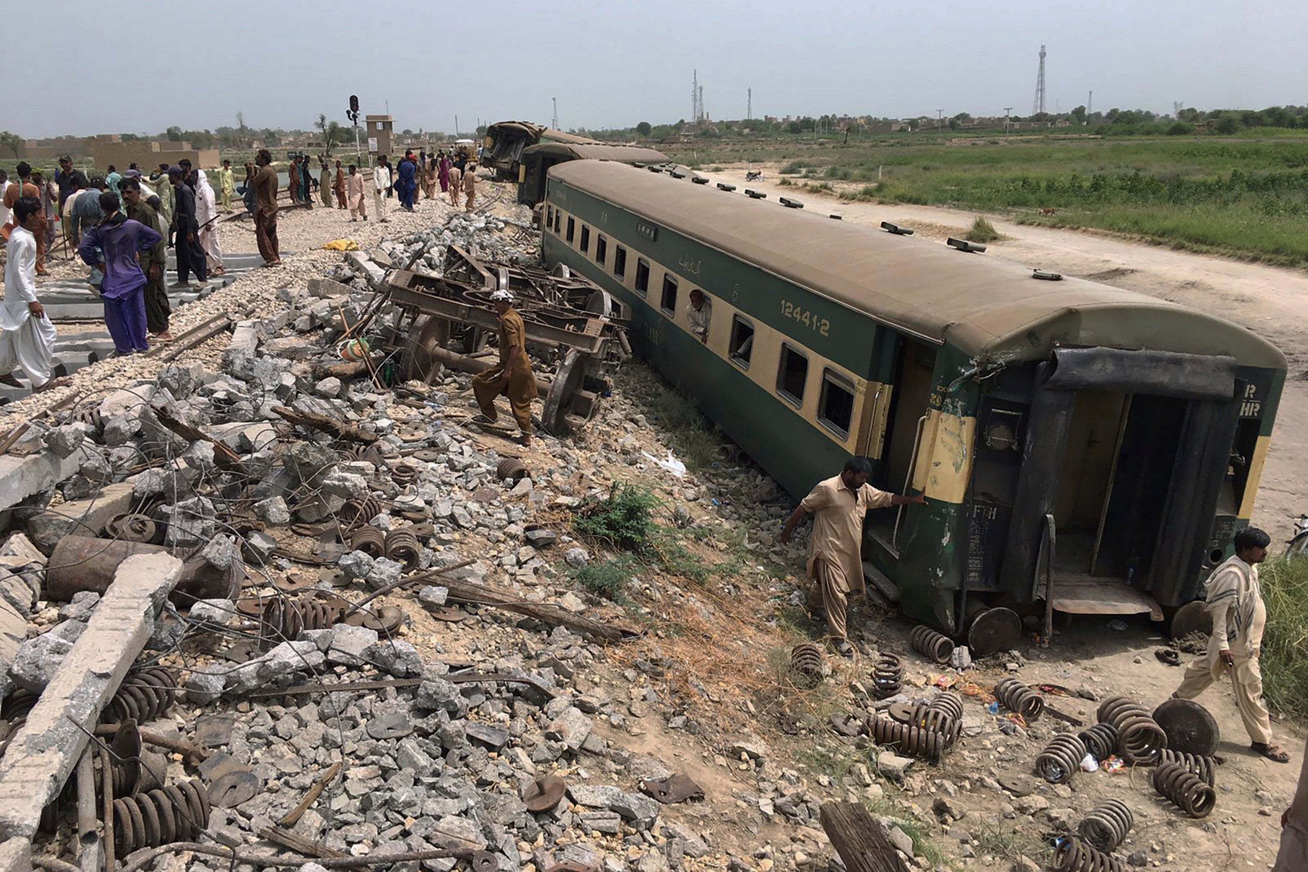 Pakistan Train Crash