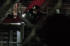 Man running from car crash dies falling from Manhattan bridge