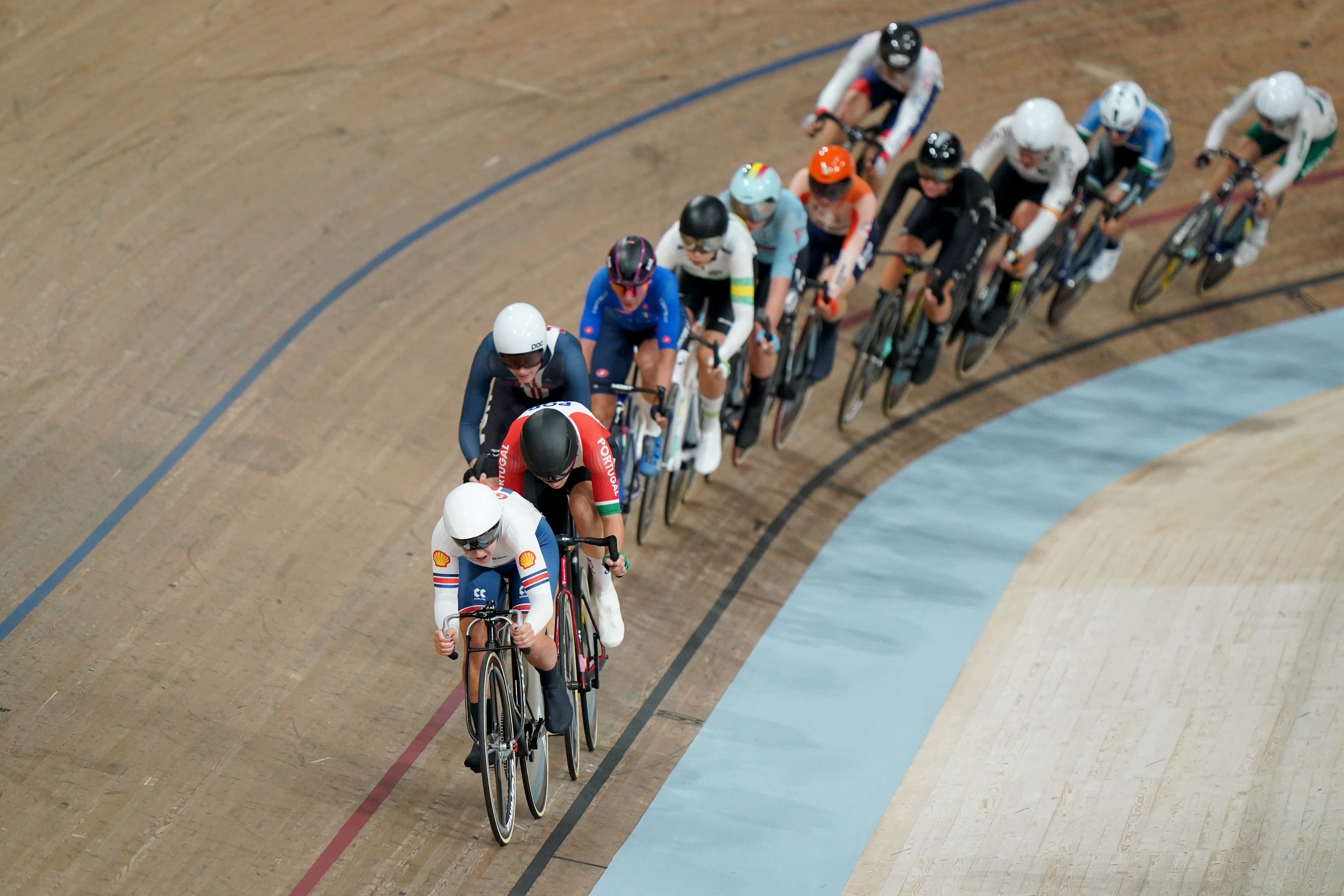 Neah Evans leads the pack in the women’s points race at the UCI Cycling World Championships (Tim Goode/PA)