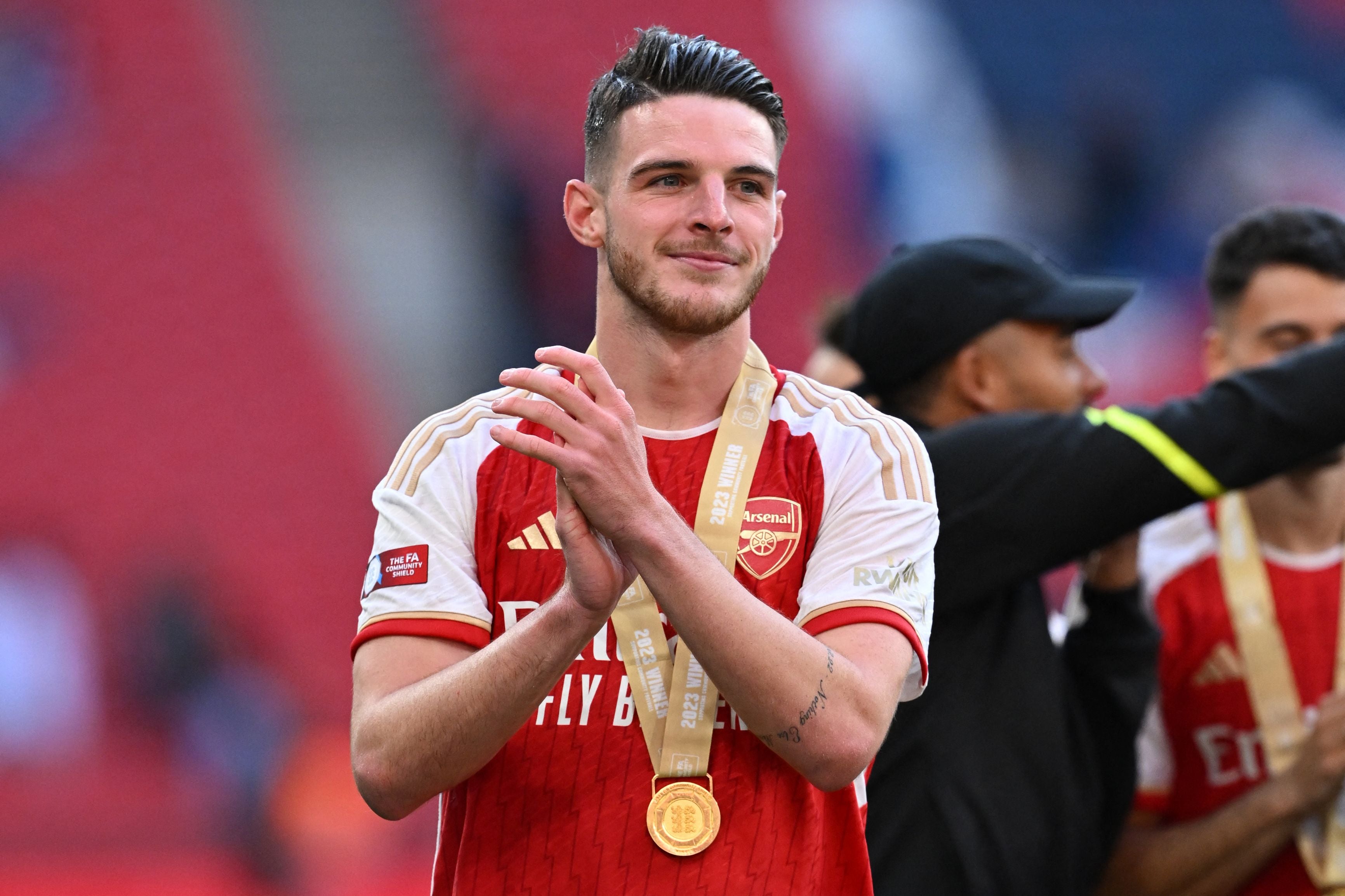 Rice celebrates winning the Community Shield with Arsenal