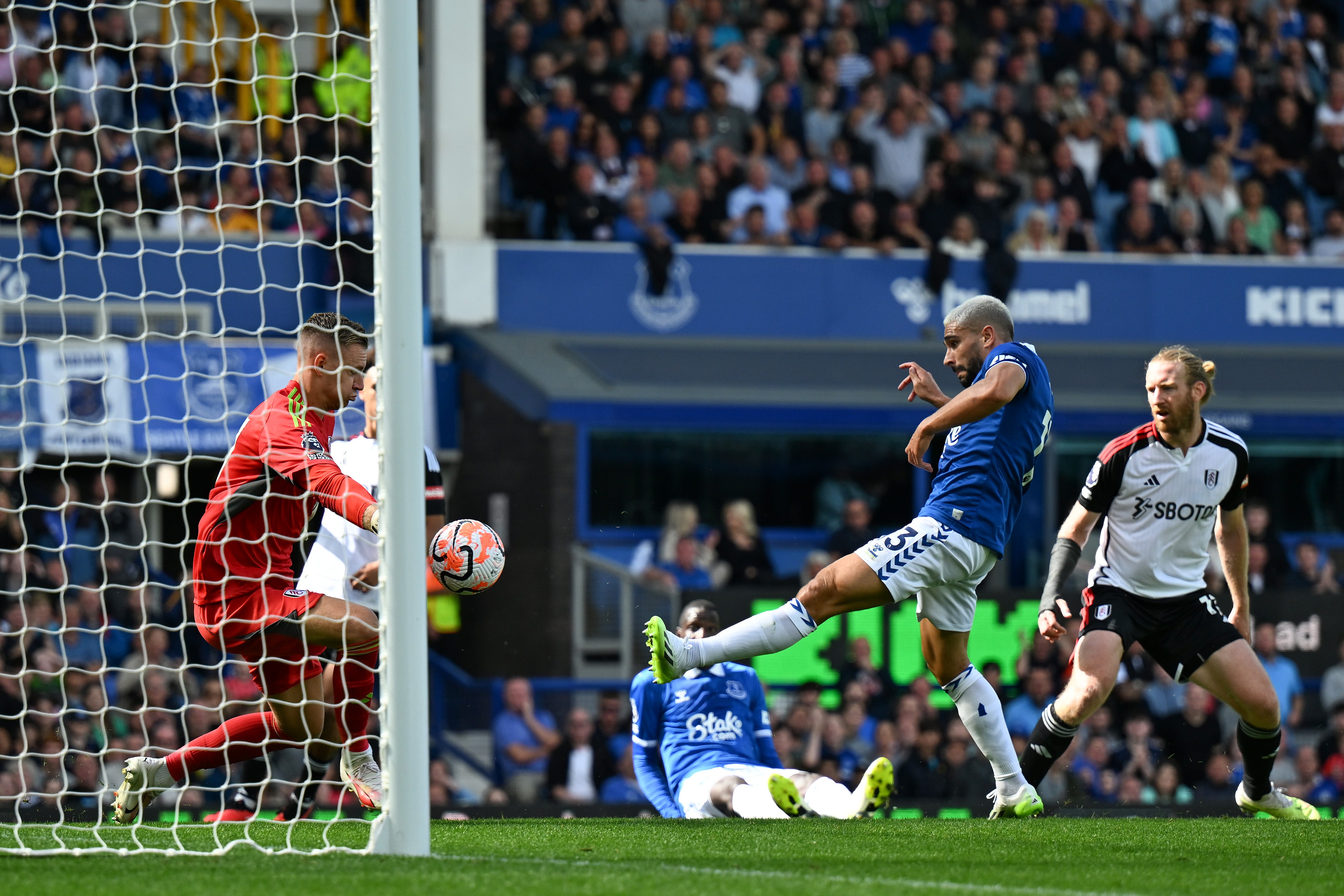 Everton squandered their chances against Fulham